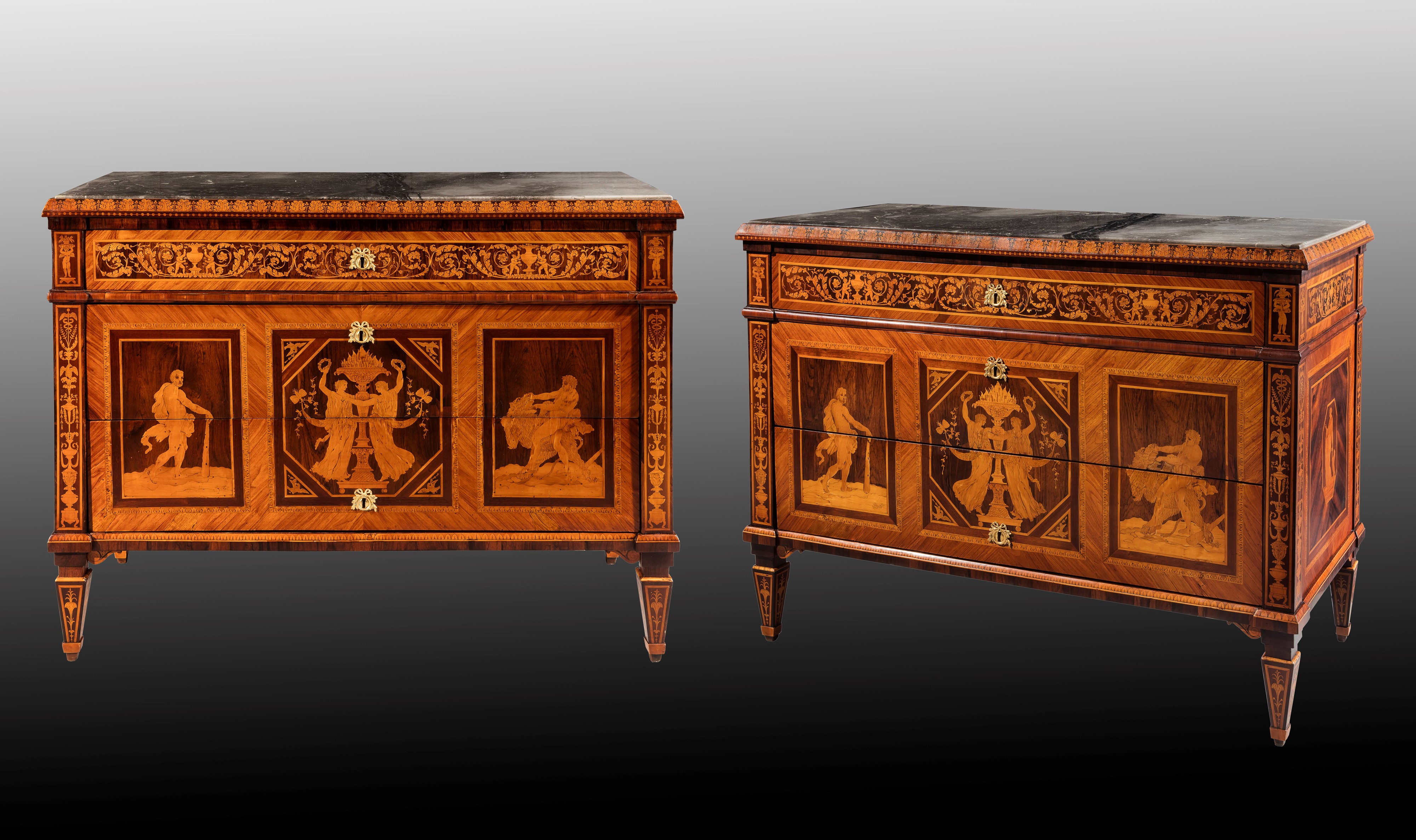 Coppia di cassettoni