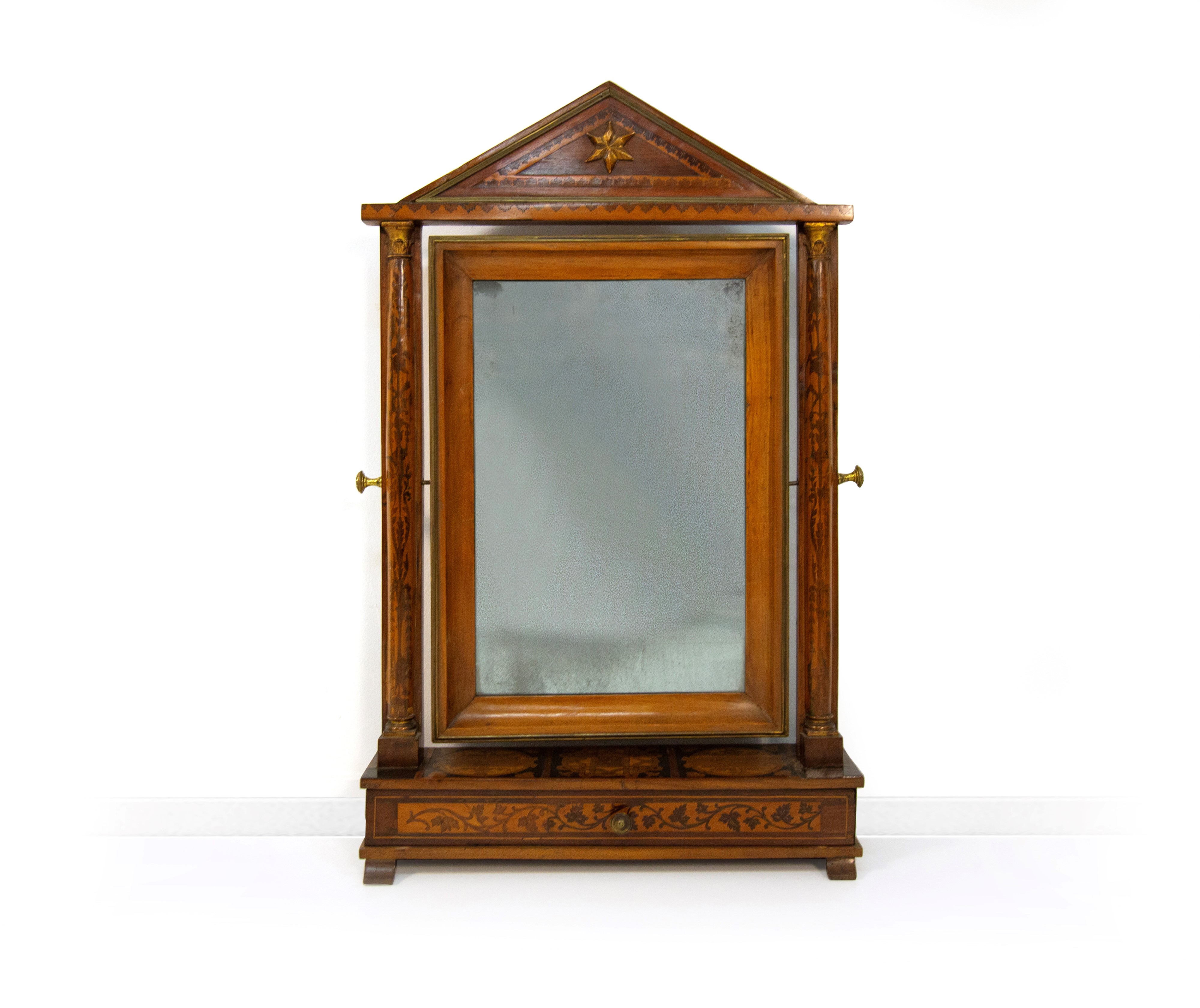 Psiche da tavolo in noce e intarsi in legni diversi