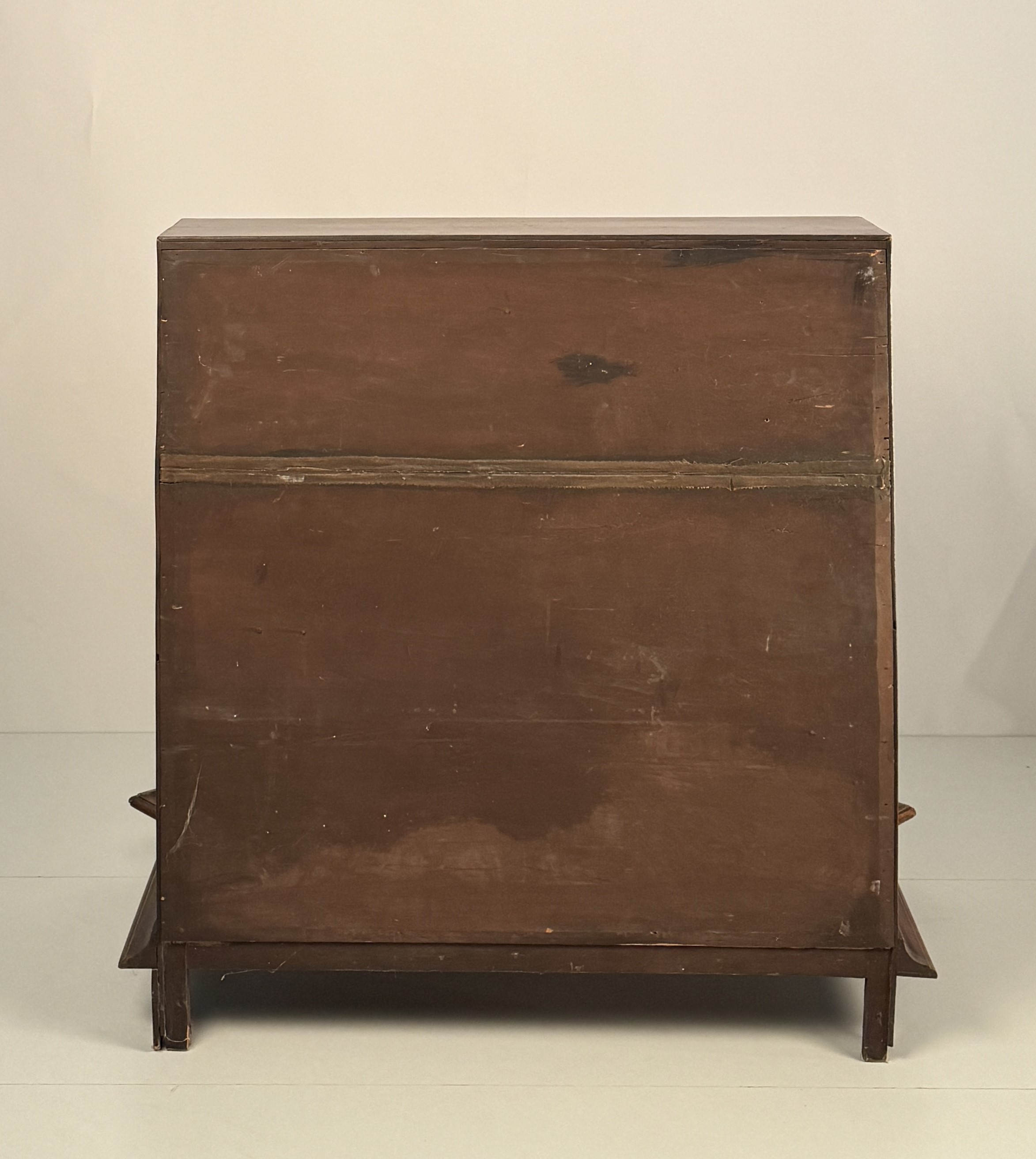 Cassettone a ribalta lastronato in mogano, Inghilterra