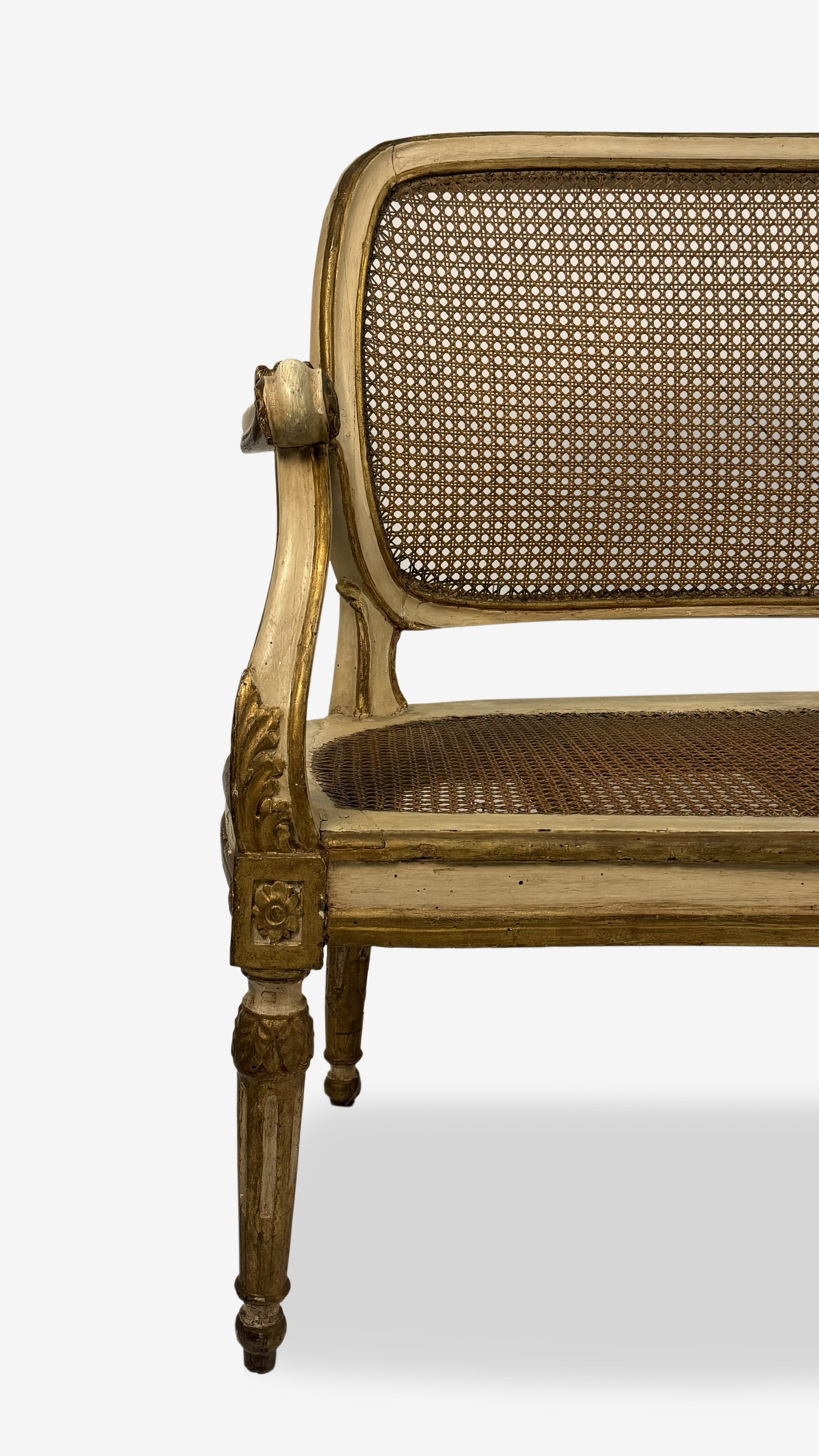 Divano, legno laccato e dorato, fine XVIII secolo
