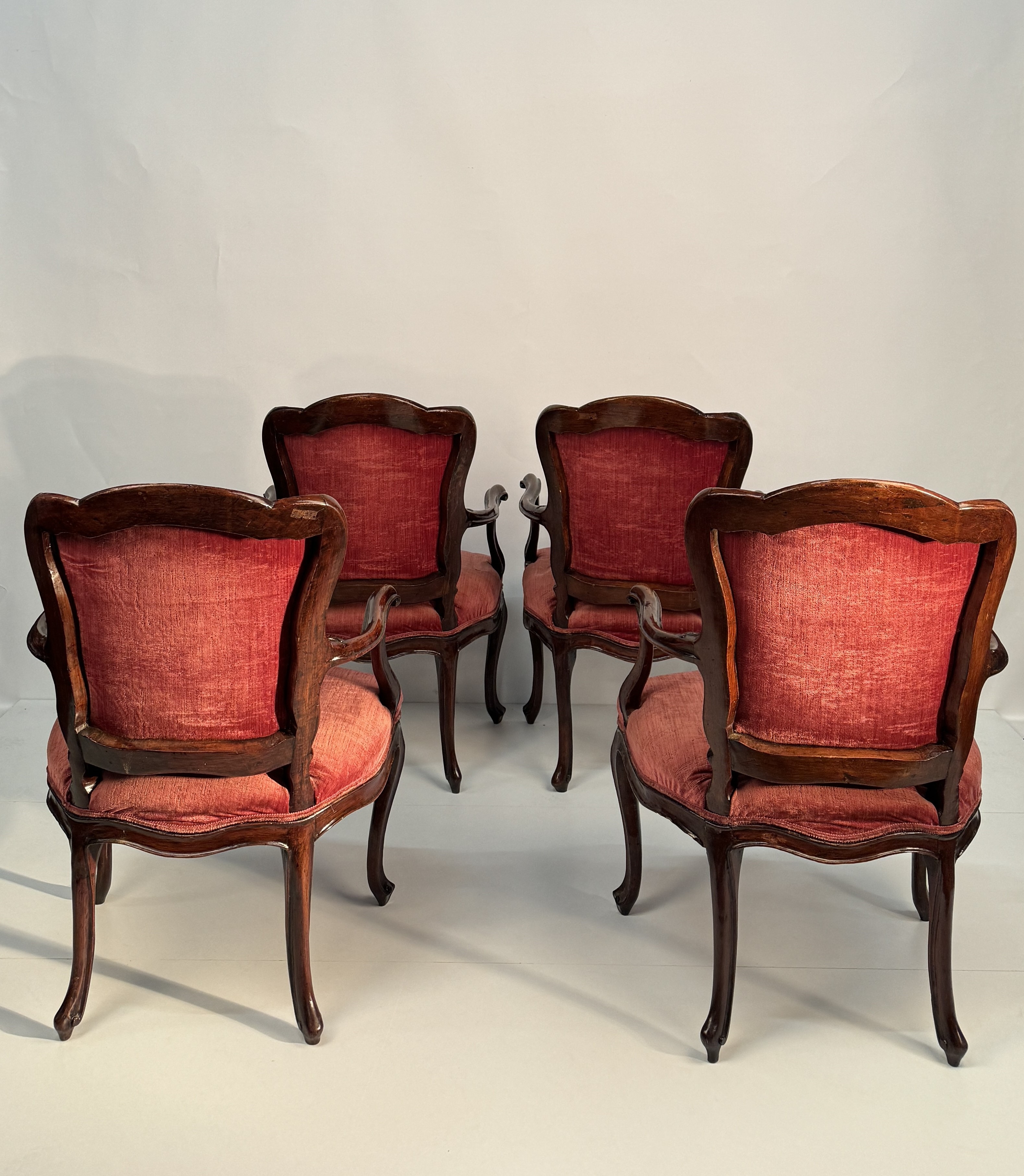 Quattro poltroncine in noce, Venezia