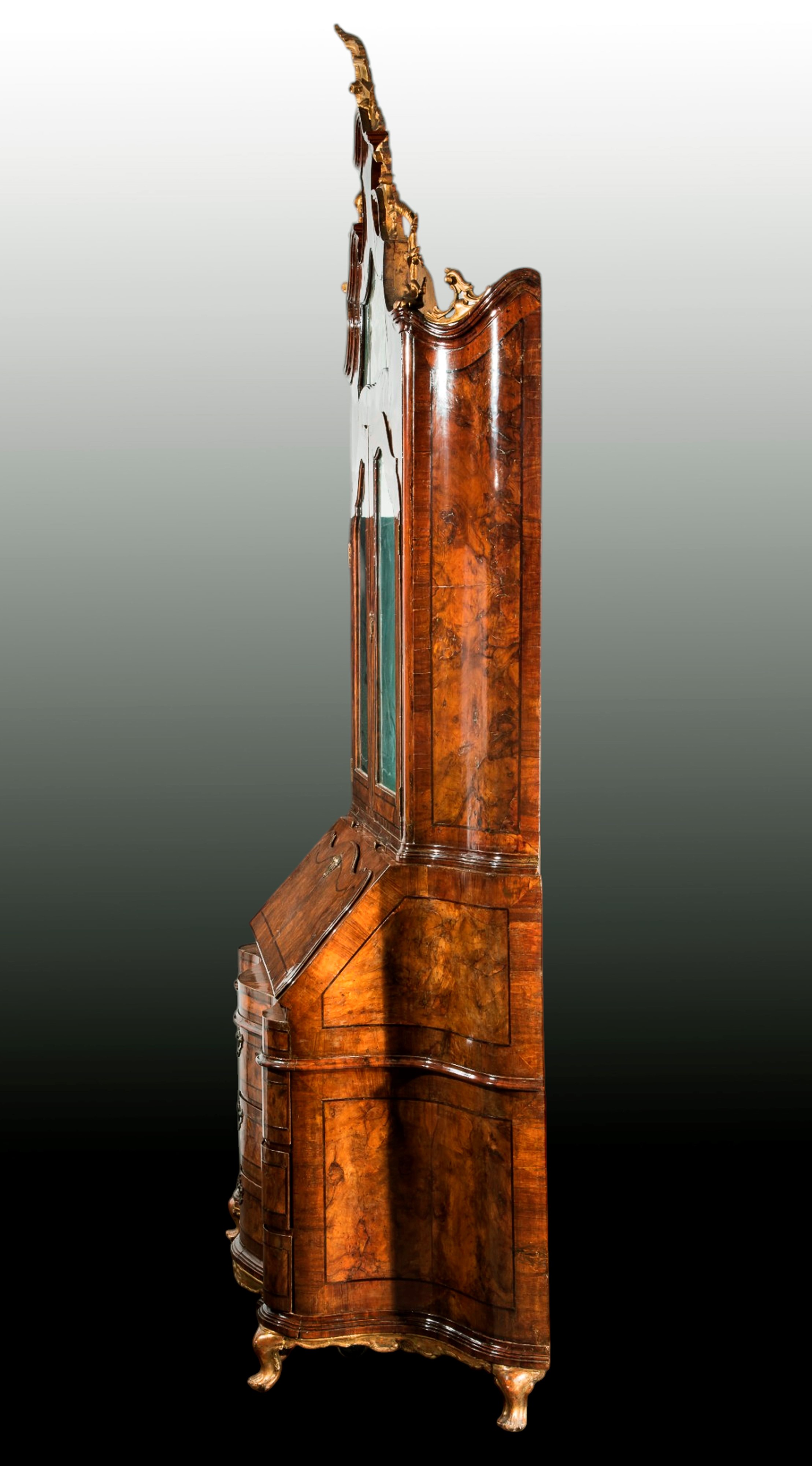 Cassettone a ribalta con alzata