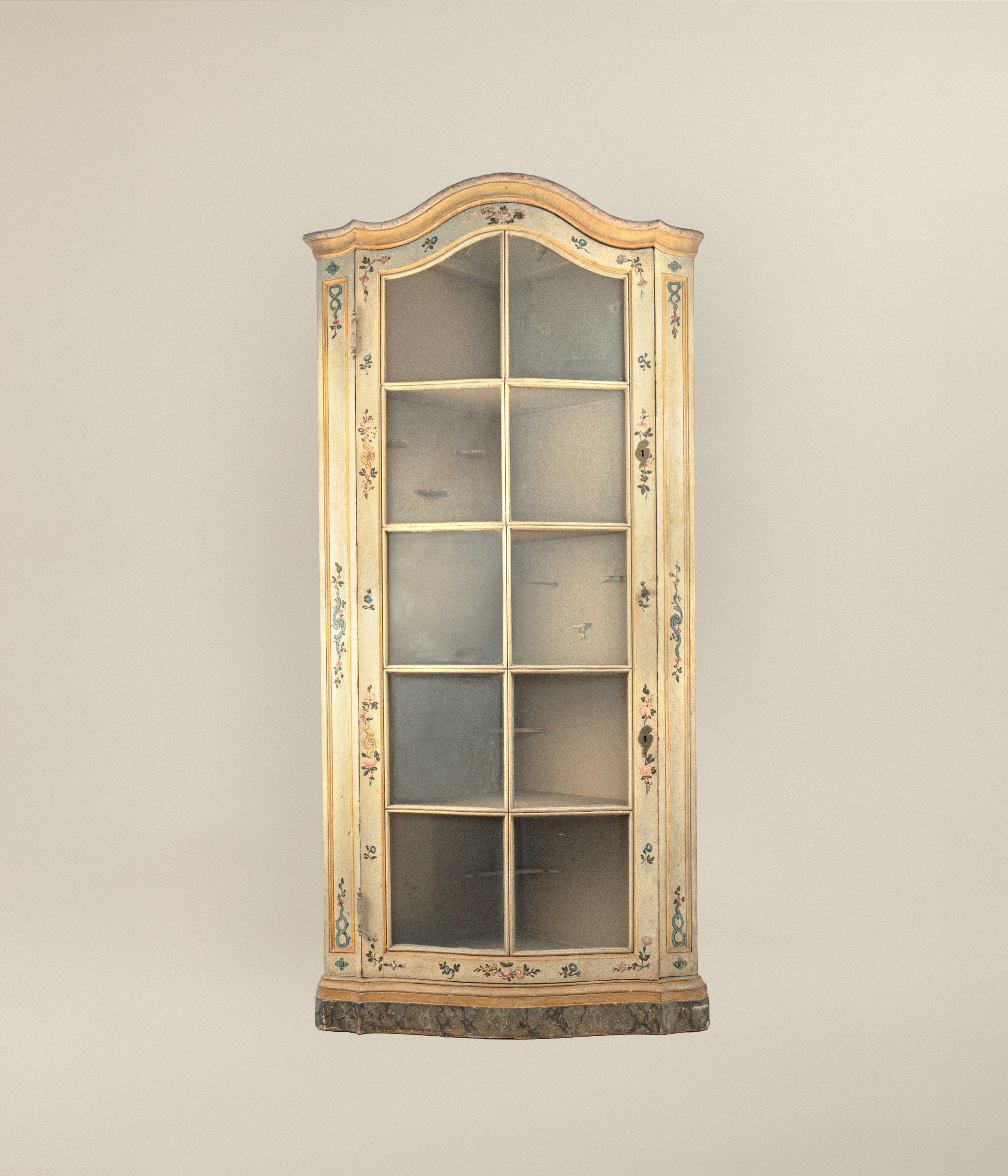 Grande angoliera in legno laccato, Genova