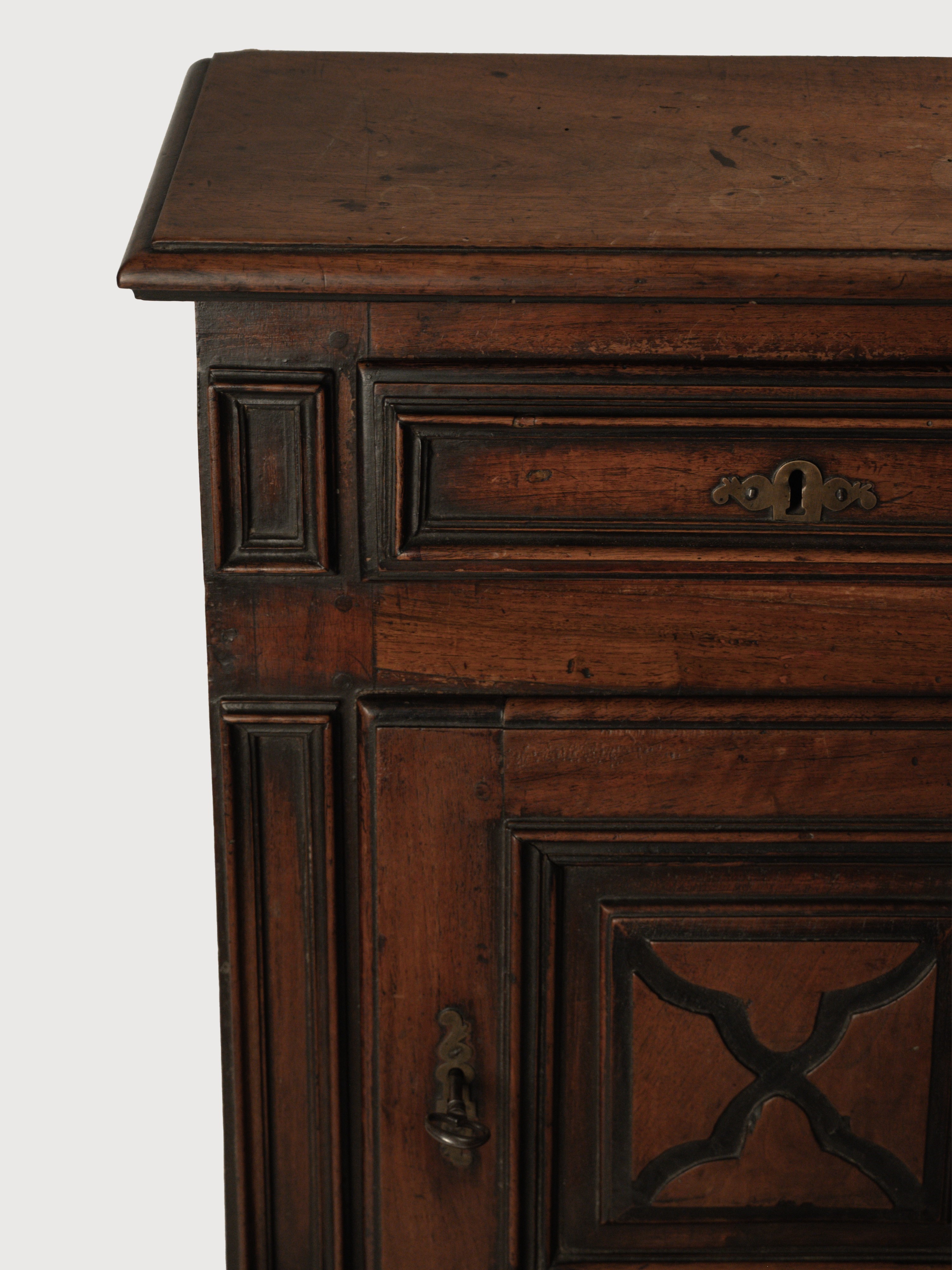 Inginocchiatoio in noce, Piemonte