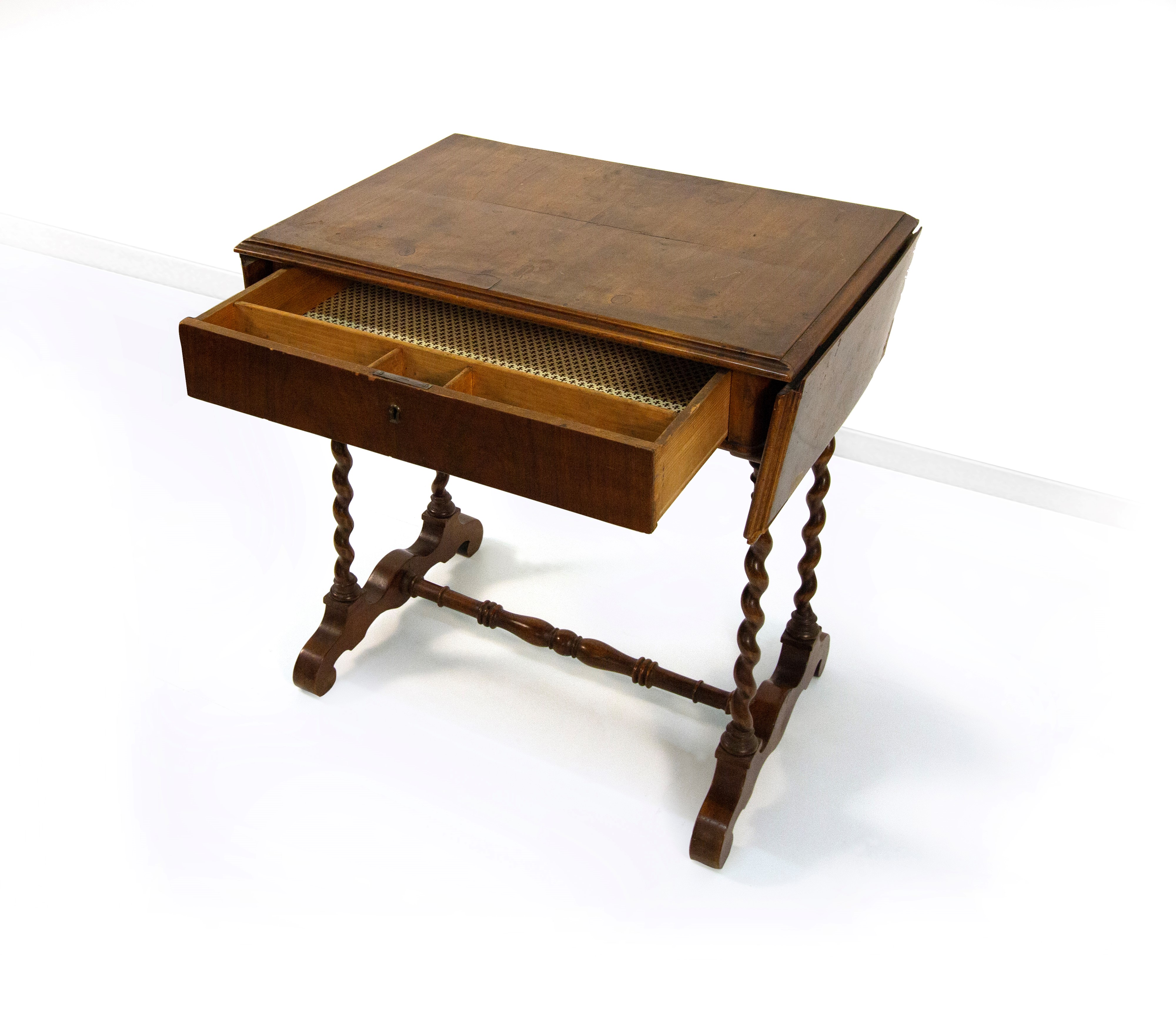 Piccolo scrittoio ad alette in mogano