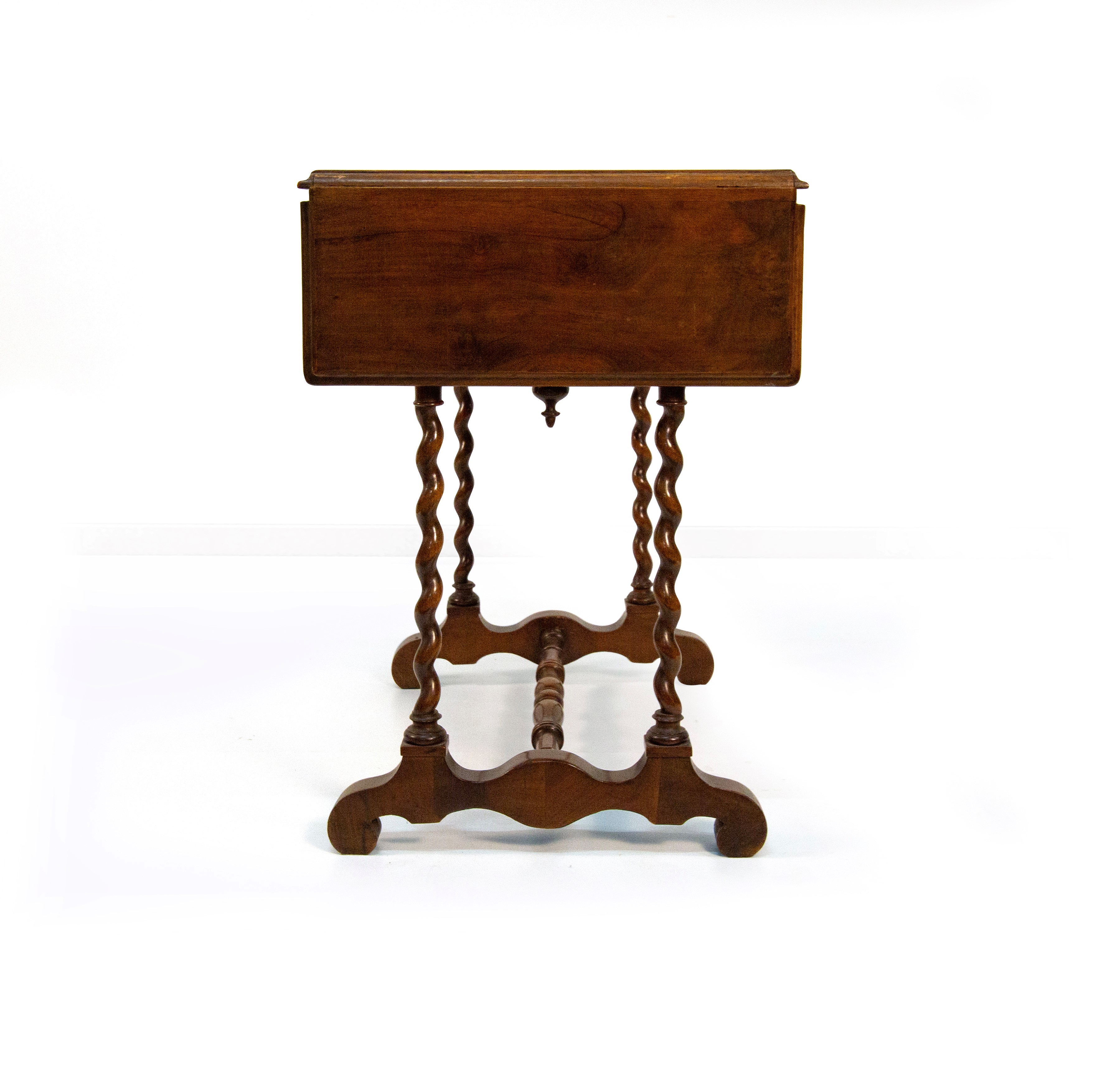 Piccolo scrittoio ad alette in mogano