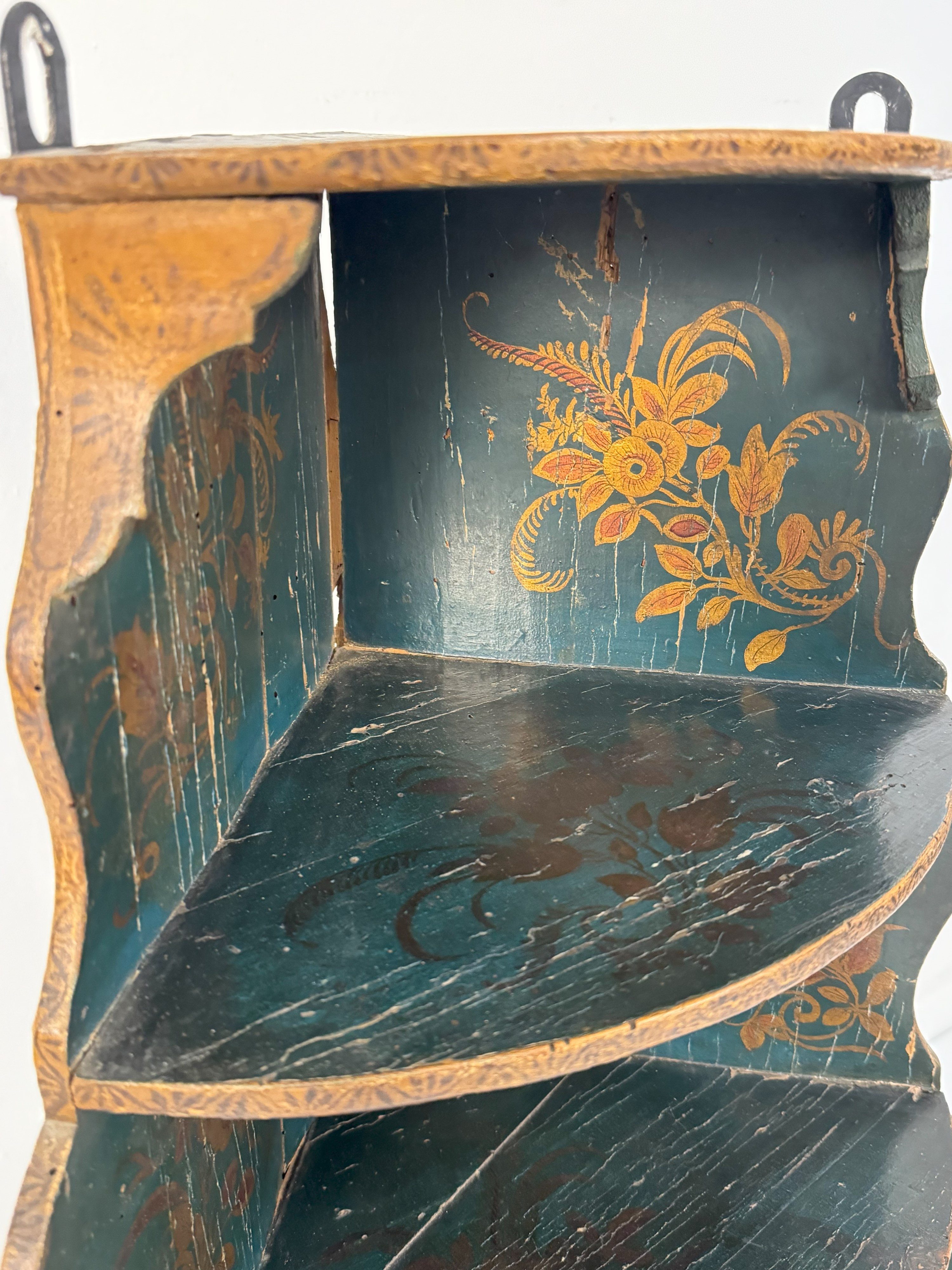 Angoliera pensile, Piemonte