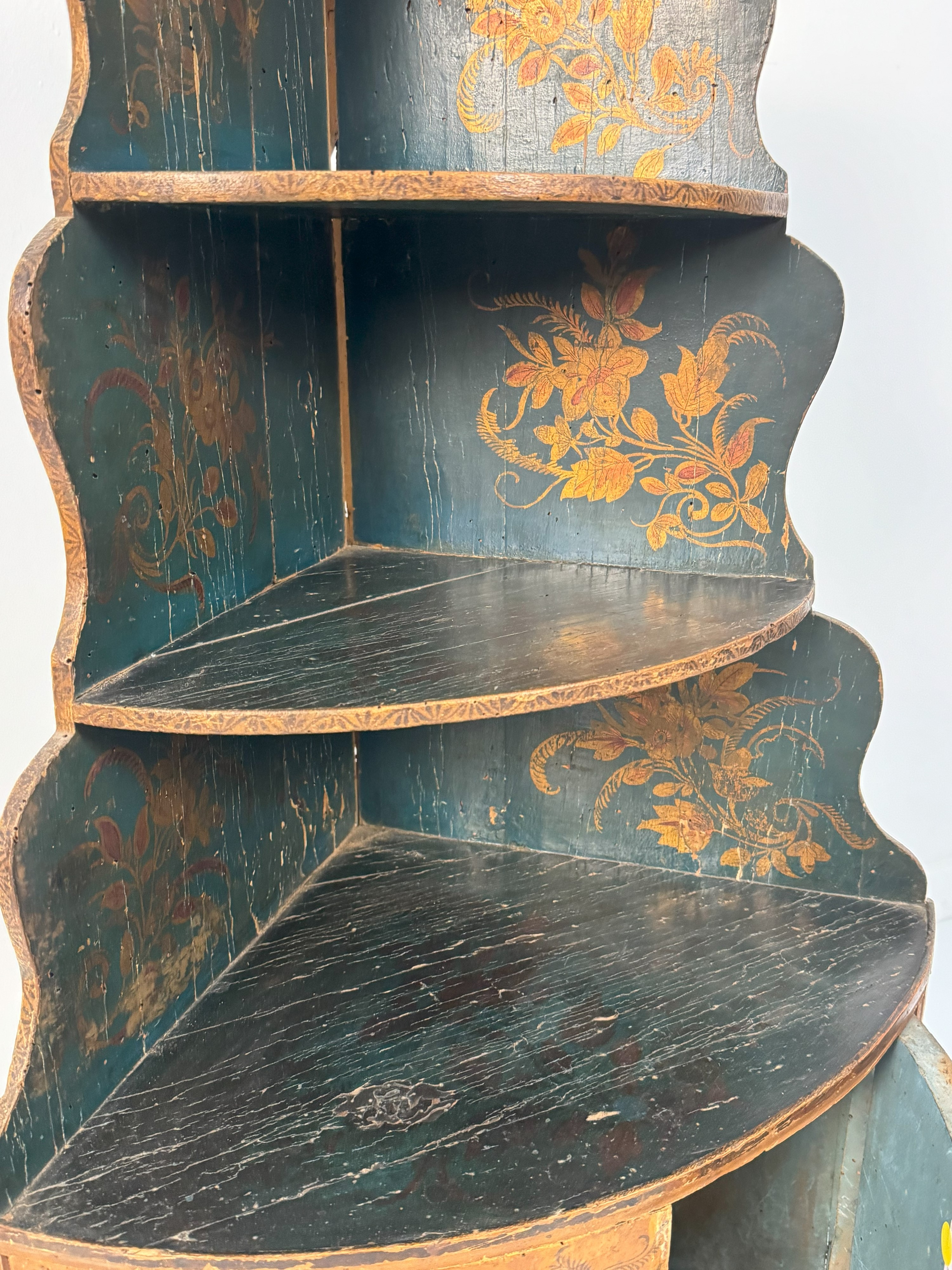 Angoliera pensile, Piemonte