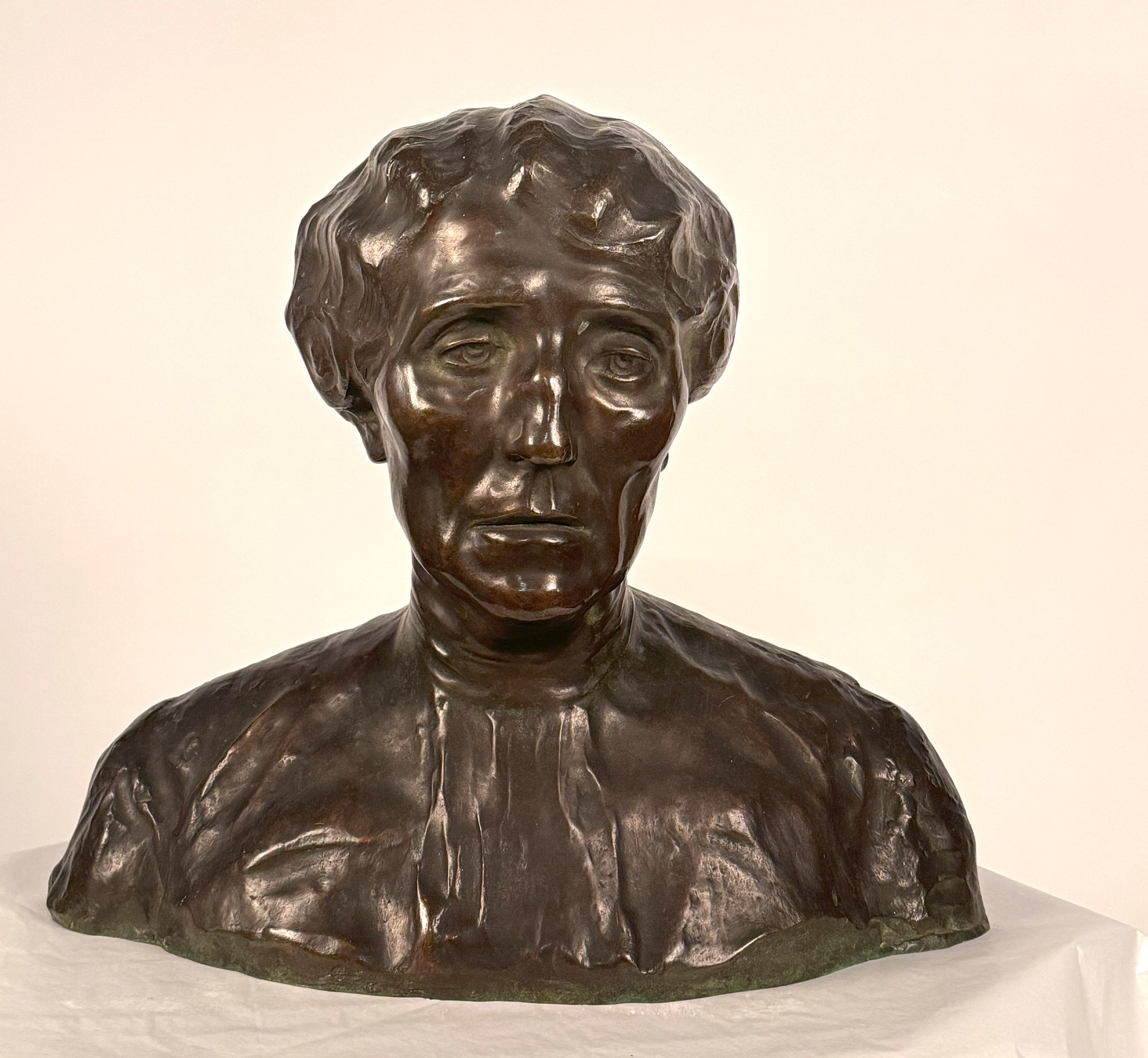 "Busto di donna anziana"