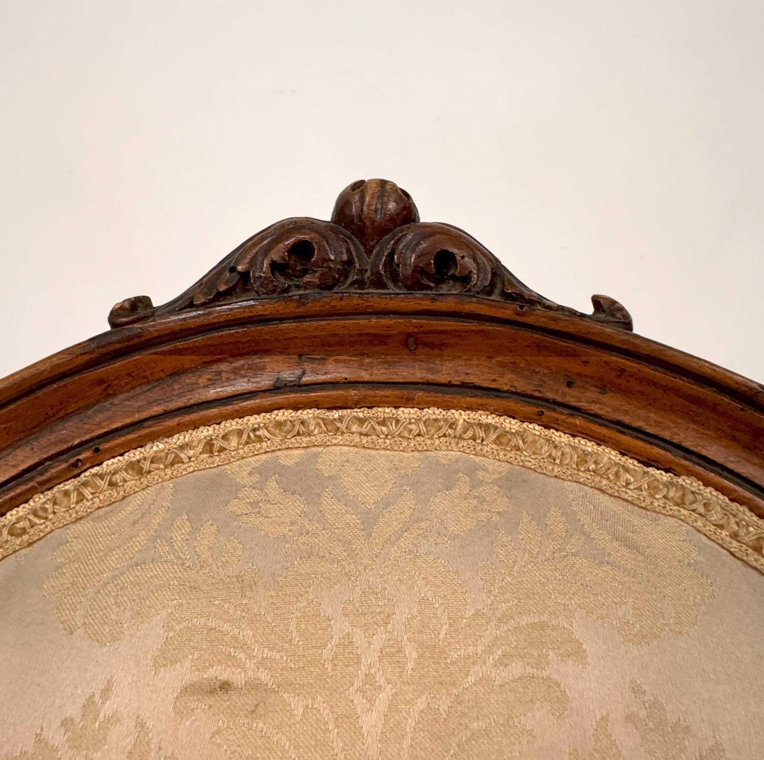 Set di quattro poltrone in noce, Piemonte