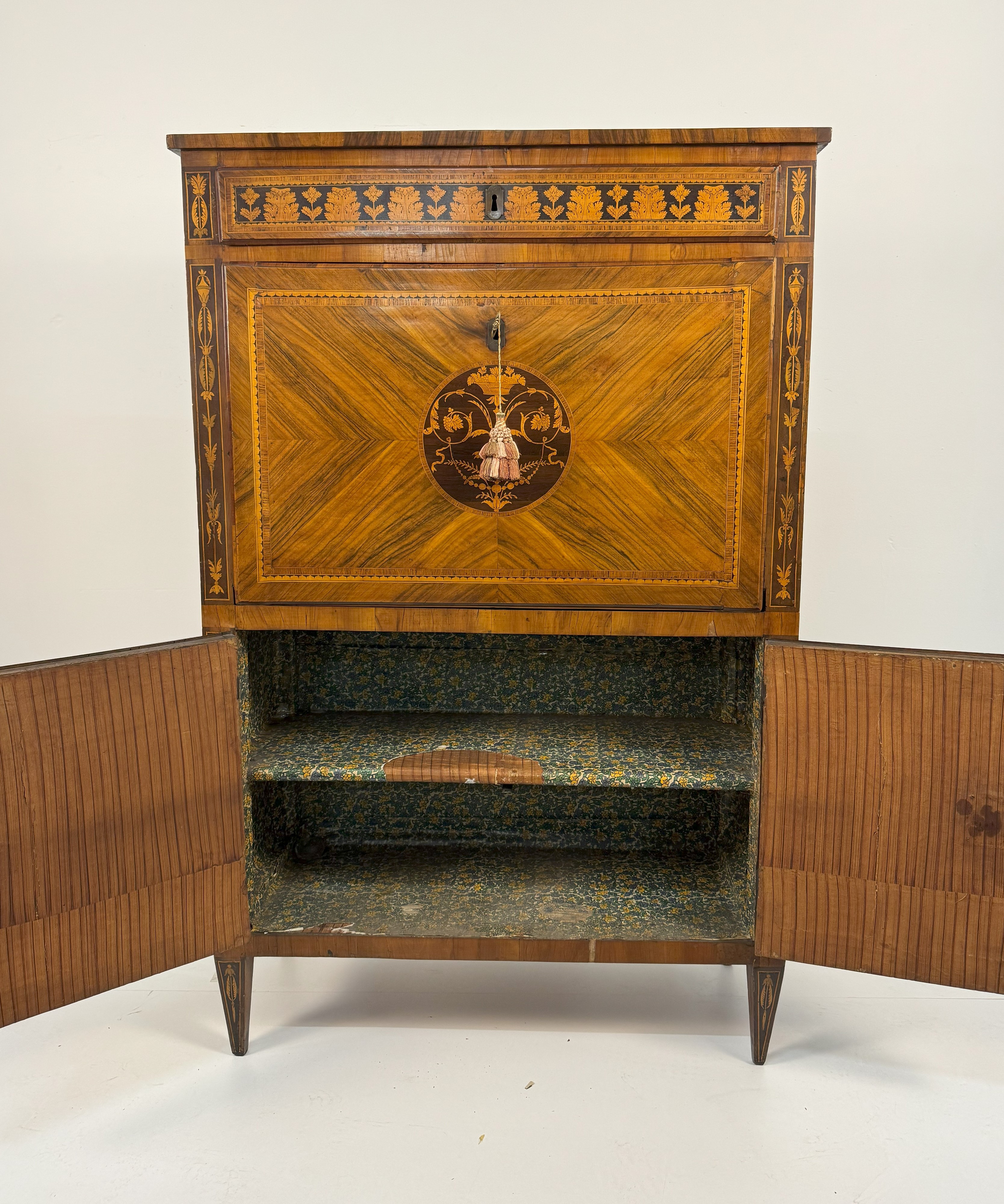 Secretaire, Lombardia