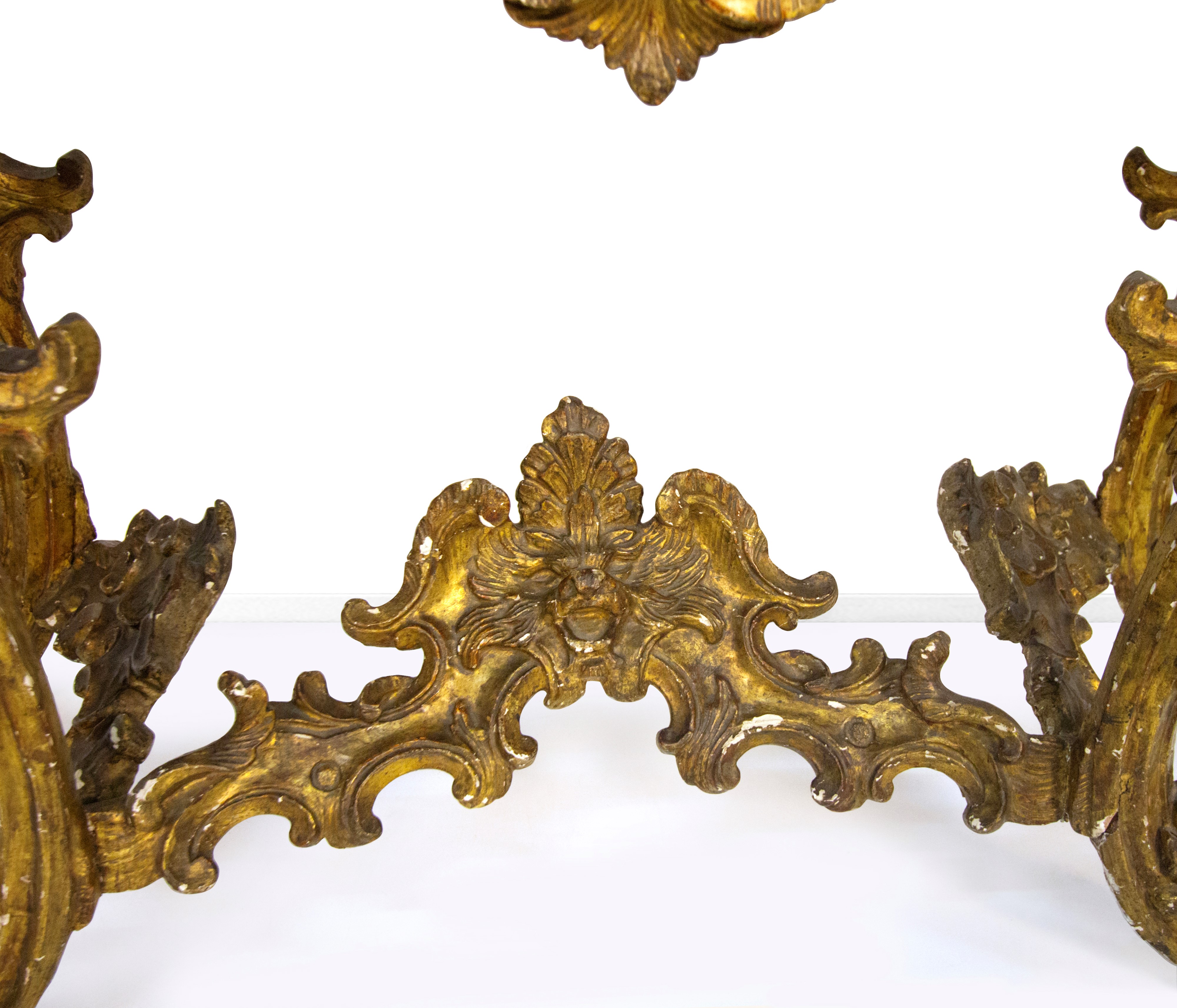 Console in legno scolpito e dorato