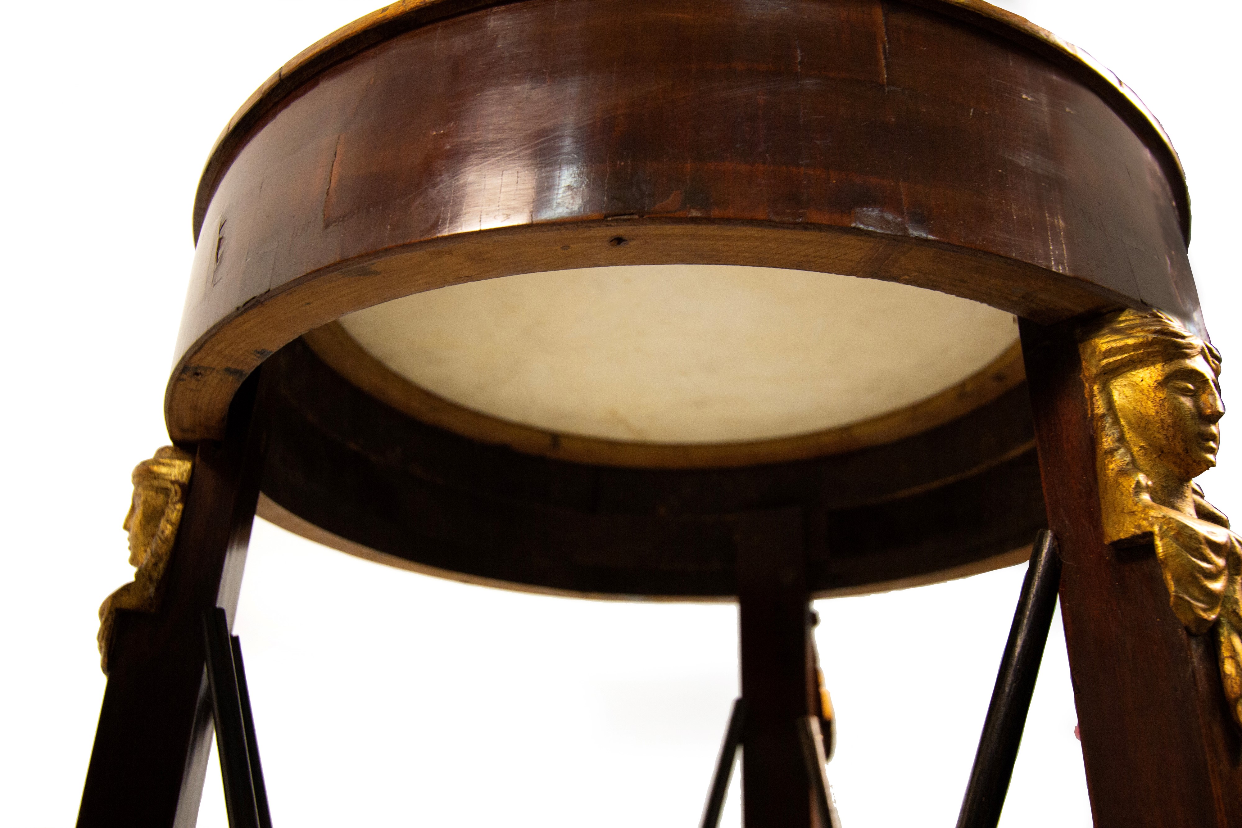 Coppia di gueridon in mogano, di gusto Impero