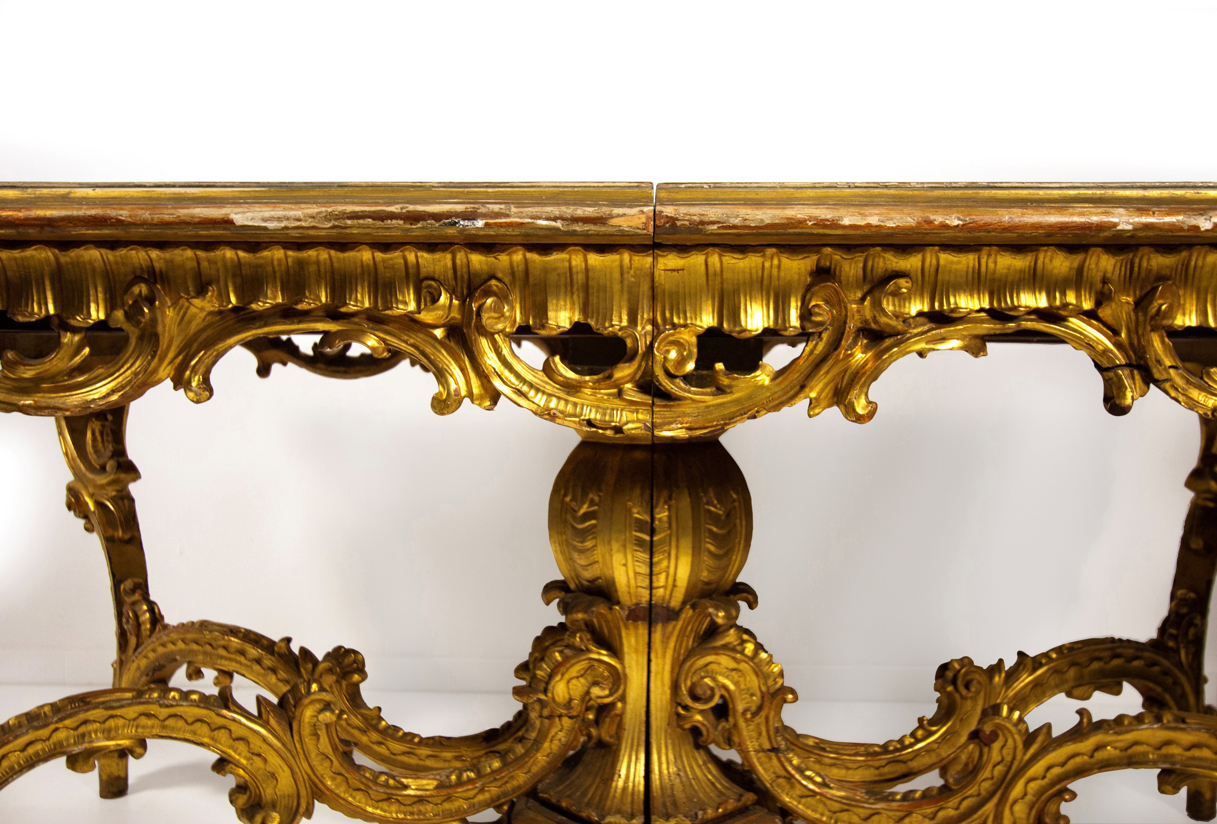 Tavolo in legno scolpito, dorato e laccato , Lombardia