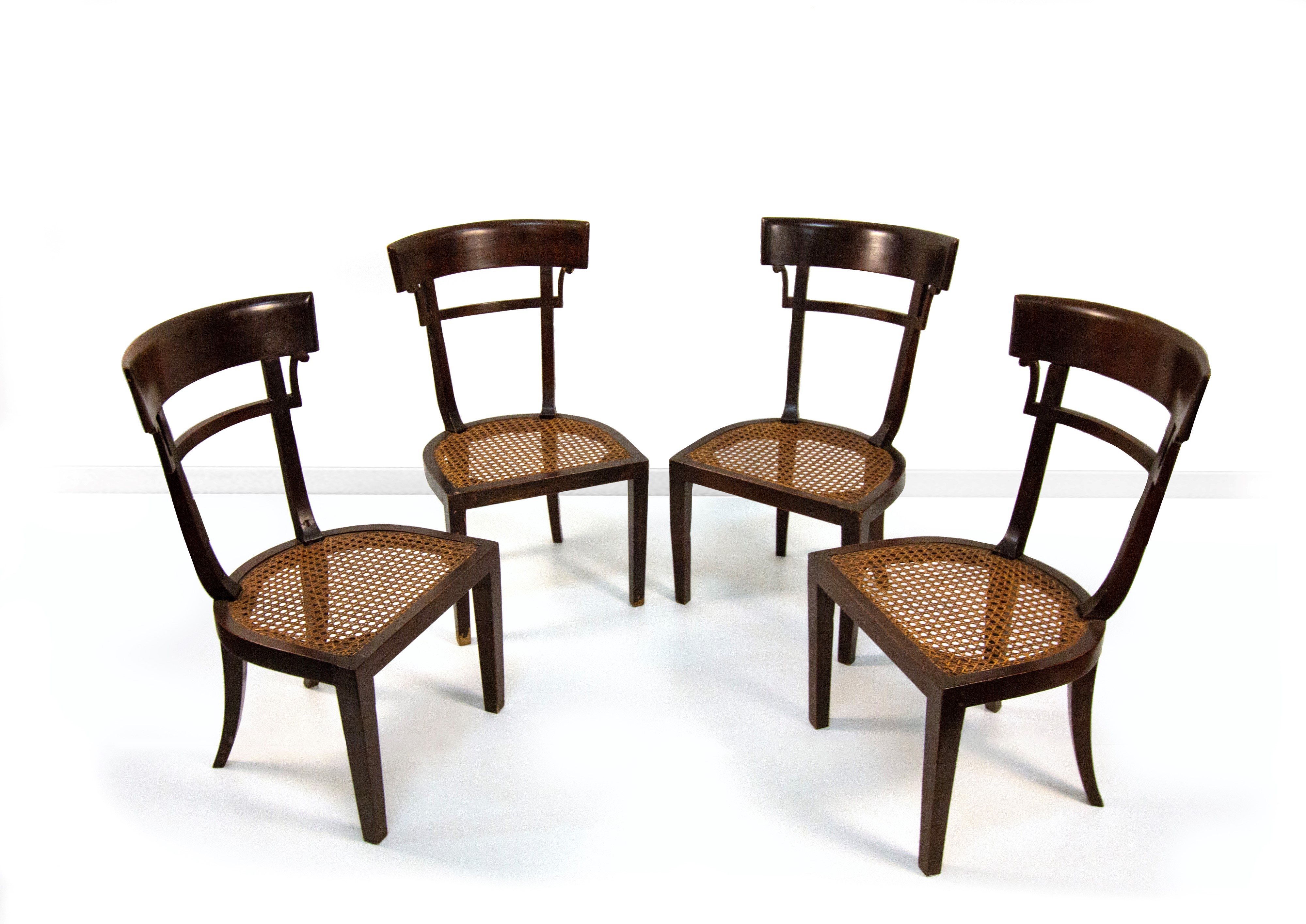 Quattro sedie in mogano