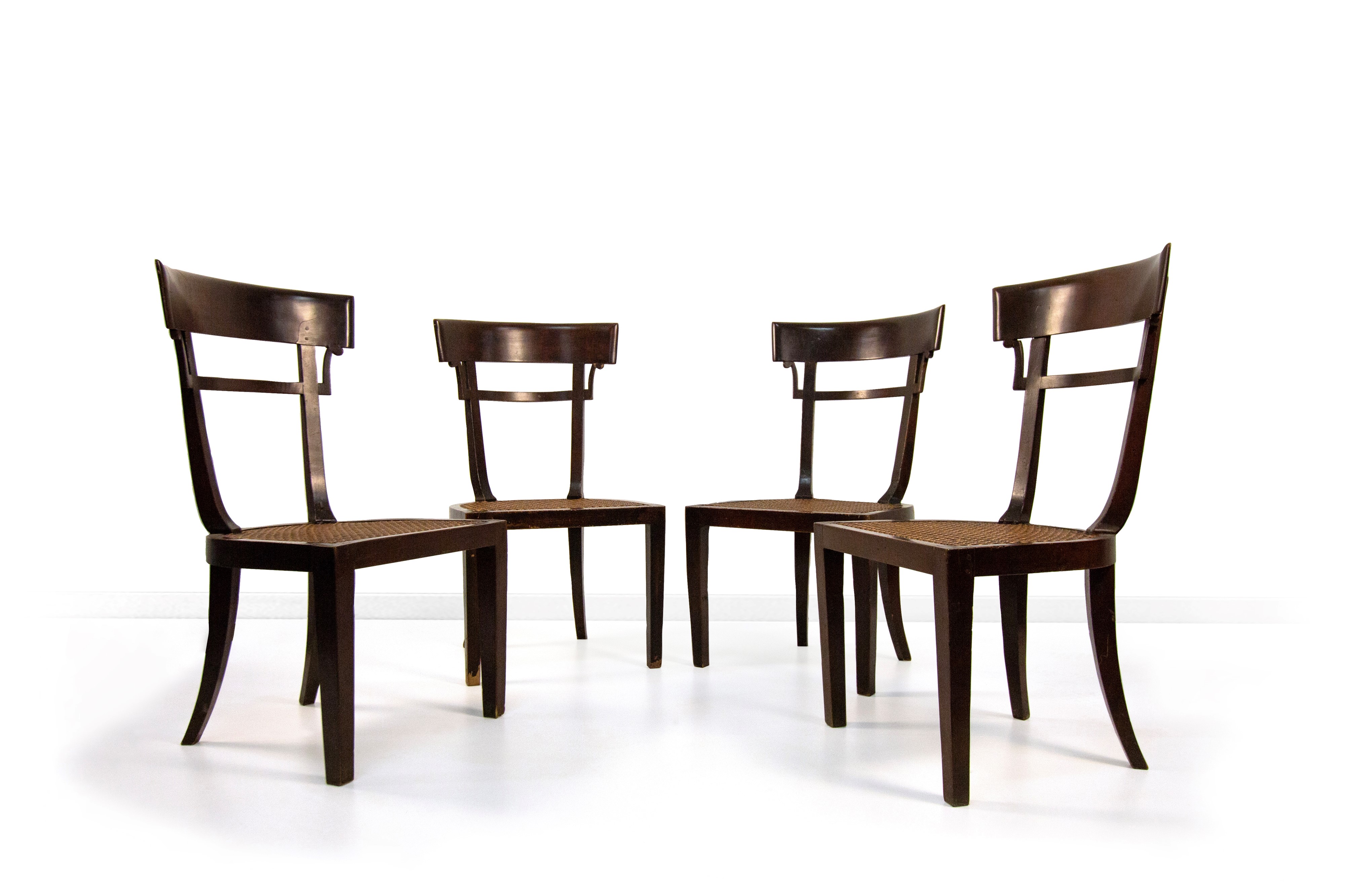 Quattro sedie in mogano
