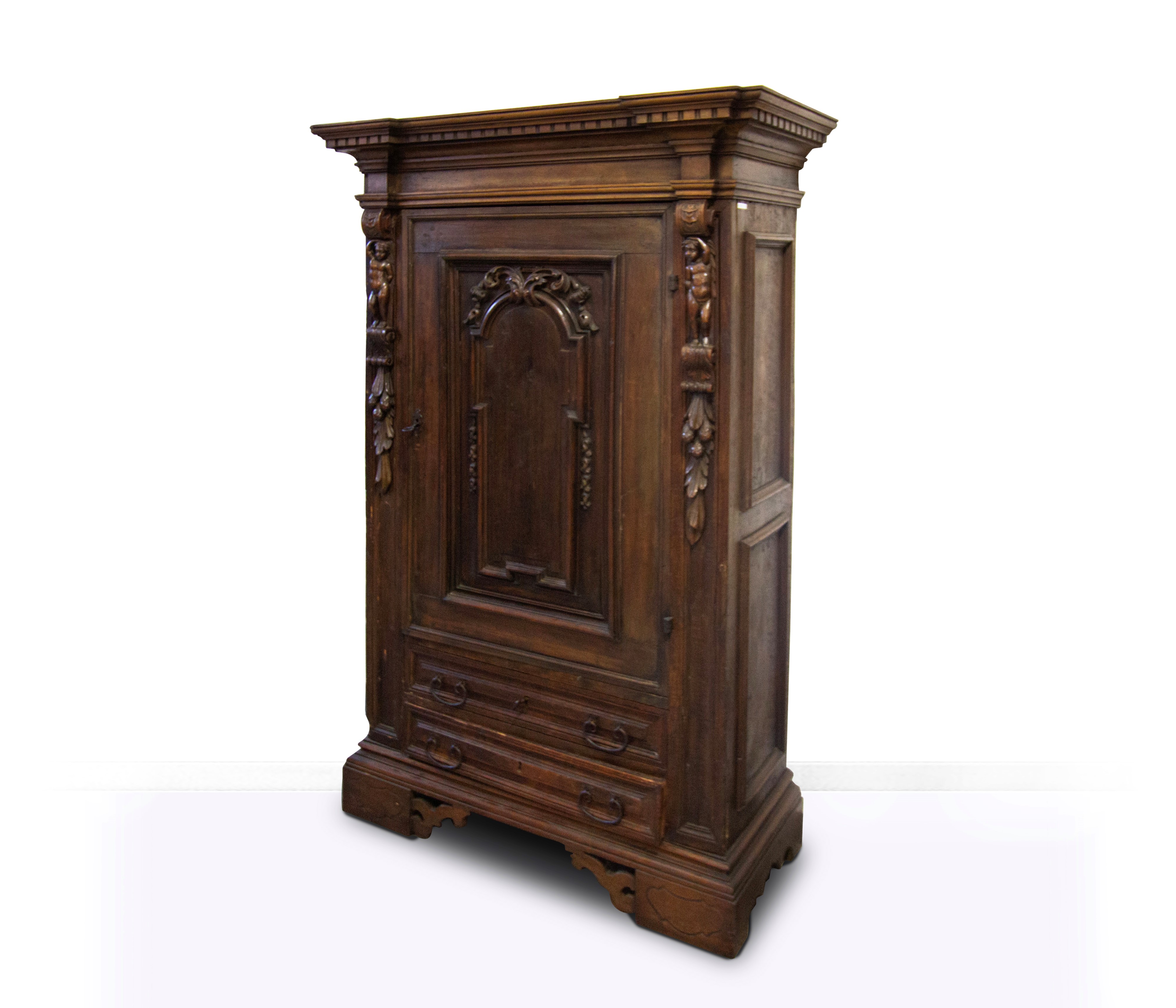 Credenza in noce di gusto neorinascimentale e ricostruito con elementi antichi