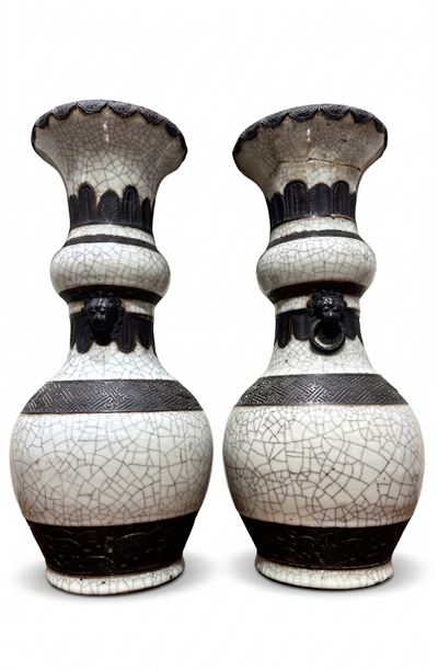 Coppia di vasi in porcellana, Cina, XIX secolo