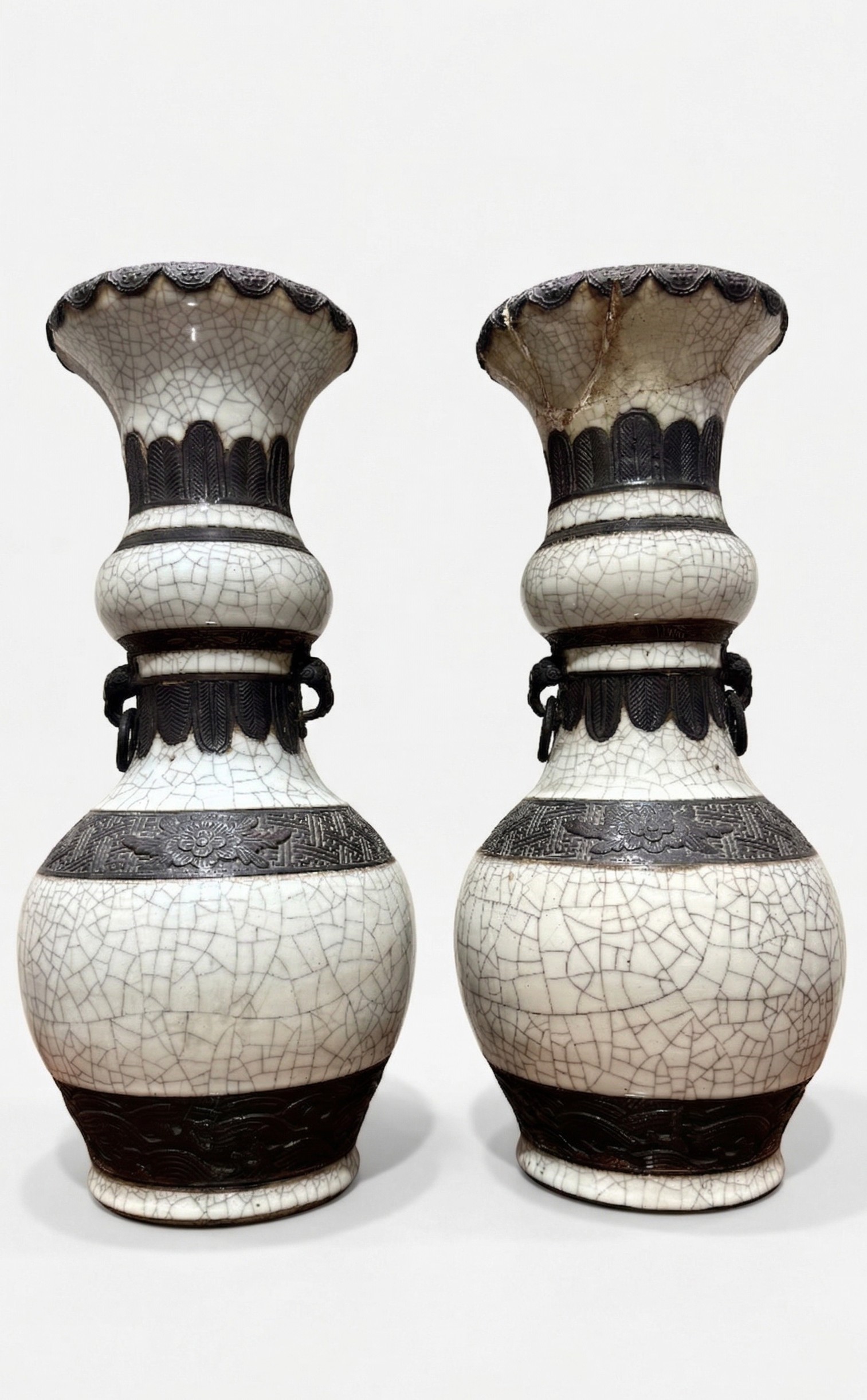 Coppia di vasi in porcellana, Cina, XIX secolo