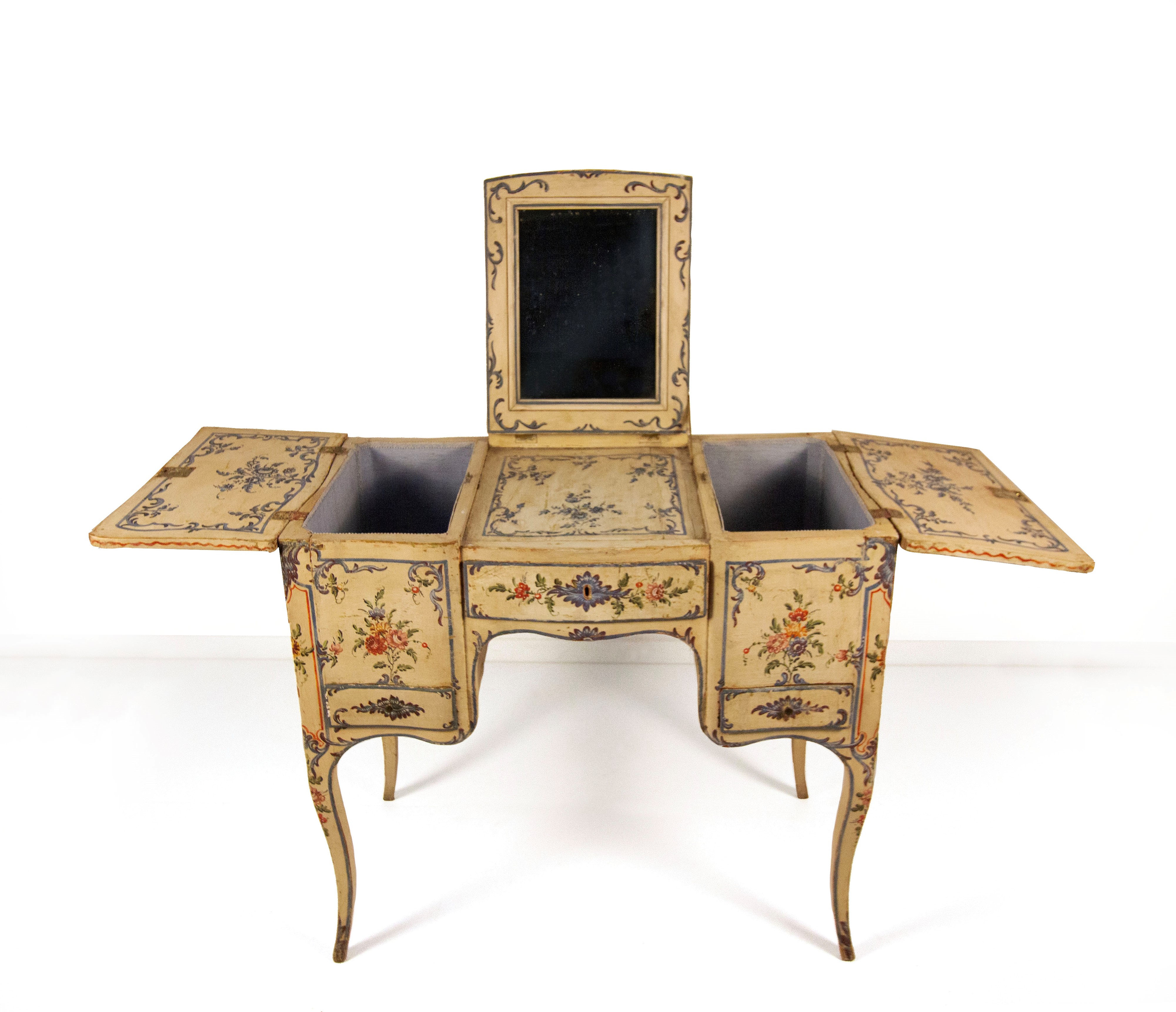 Toilette in legno laccato, Genova