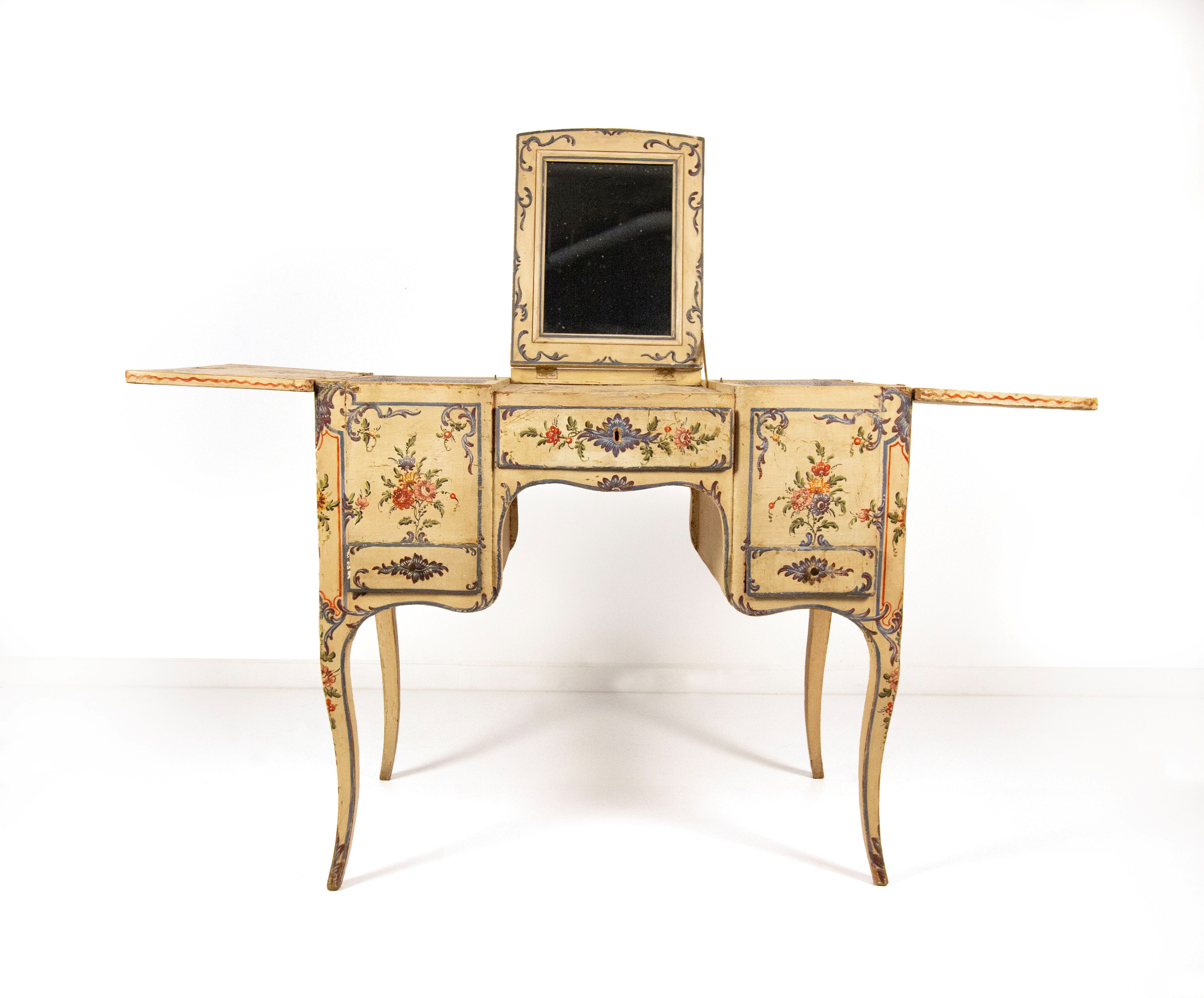 Toilette in legno laccato, Genova