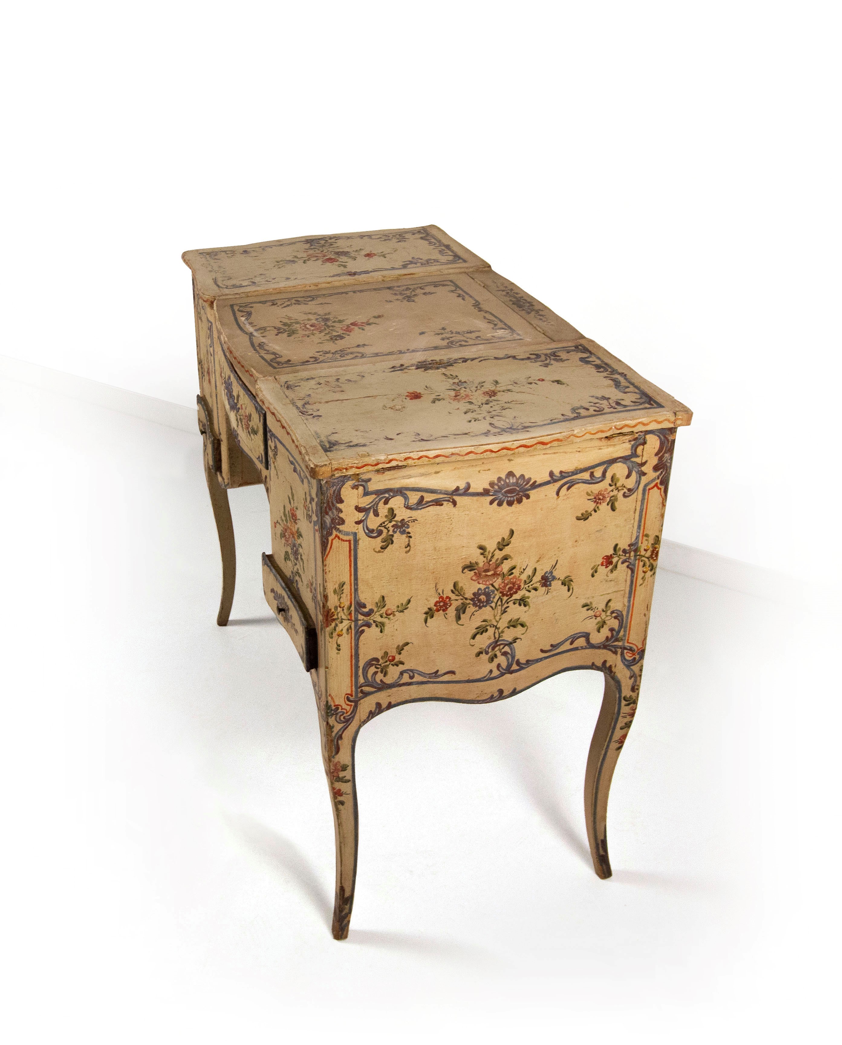 Toilette in legno laccato, Genova