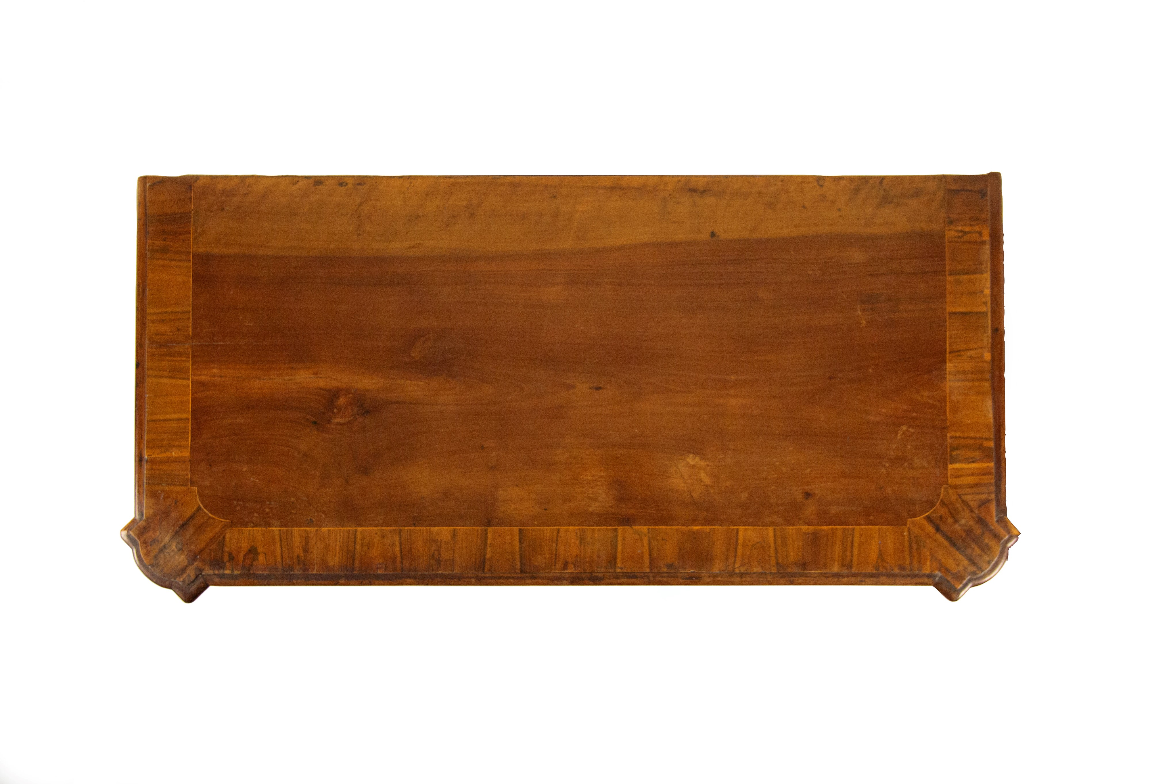 Cassettone lastronato in noce e radica, Lombardia