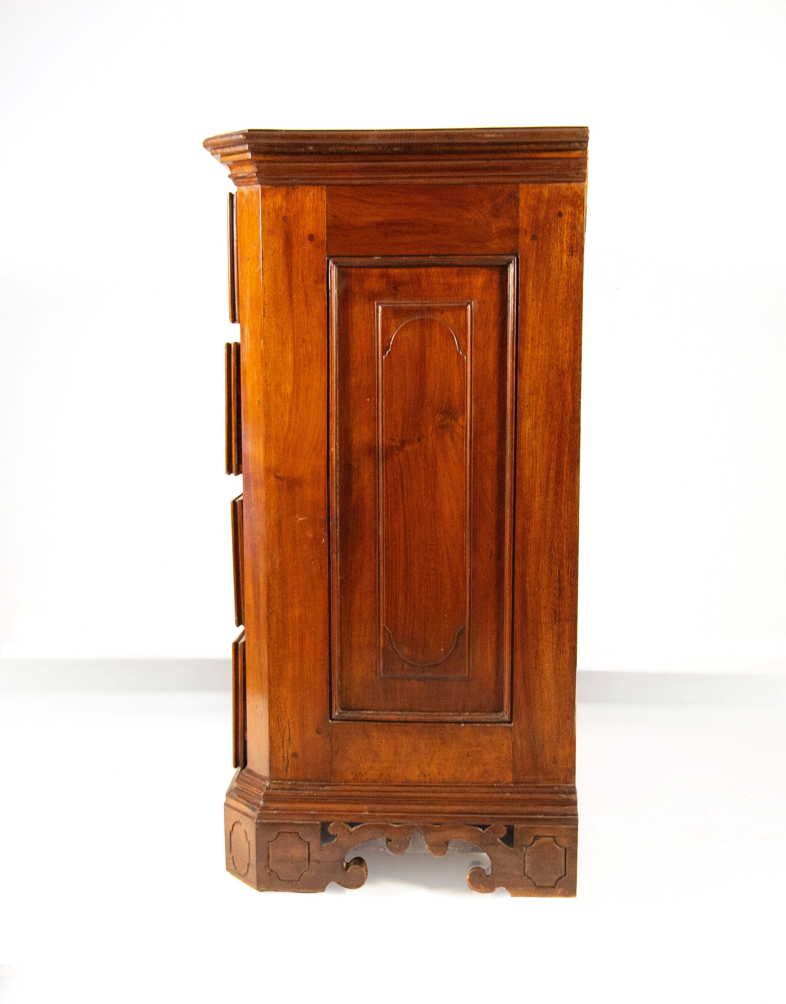 Canterano in noce, Lombardia