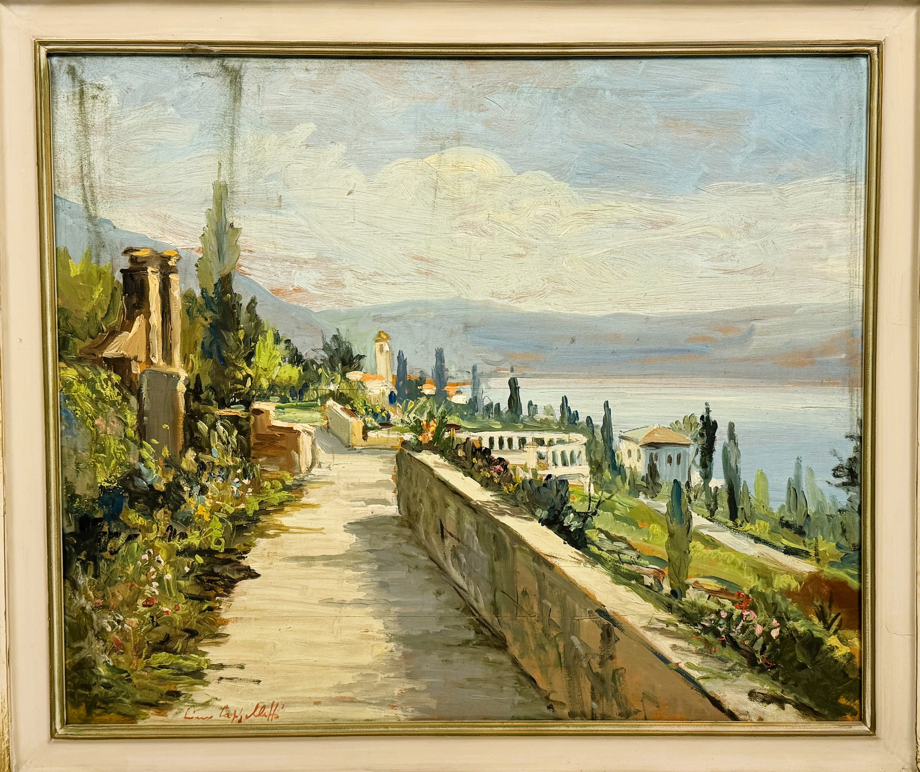 Veduta di lago con giardini