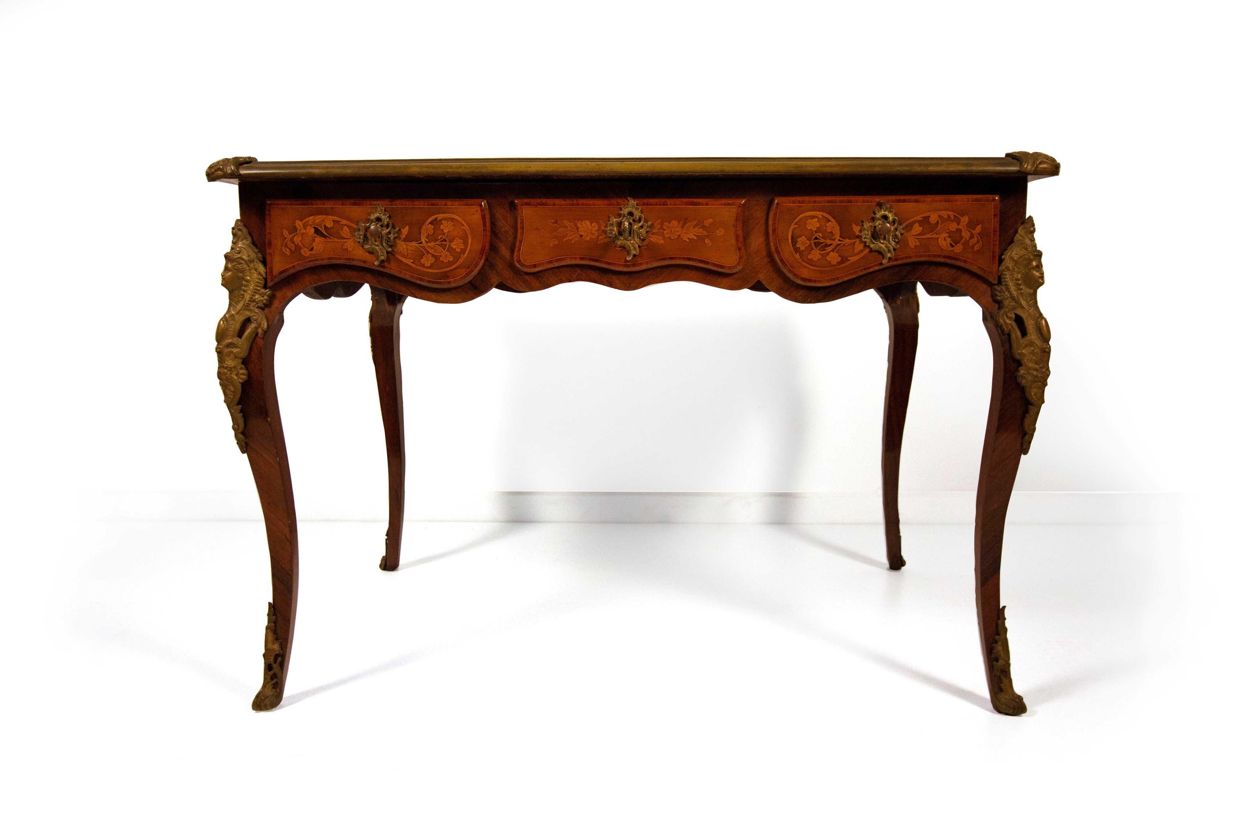 Scrivania intarsiata in legni vari