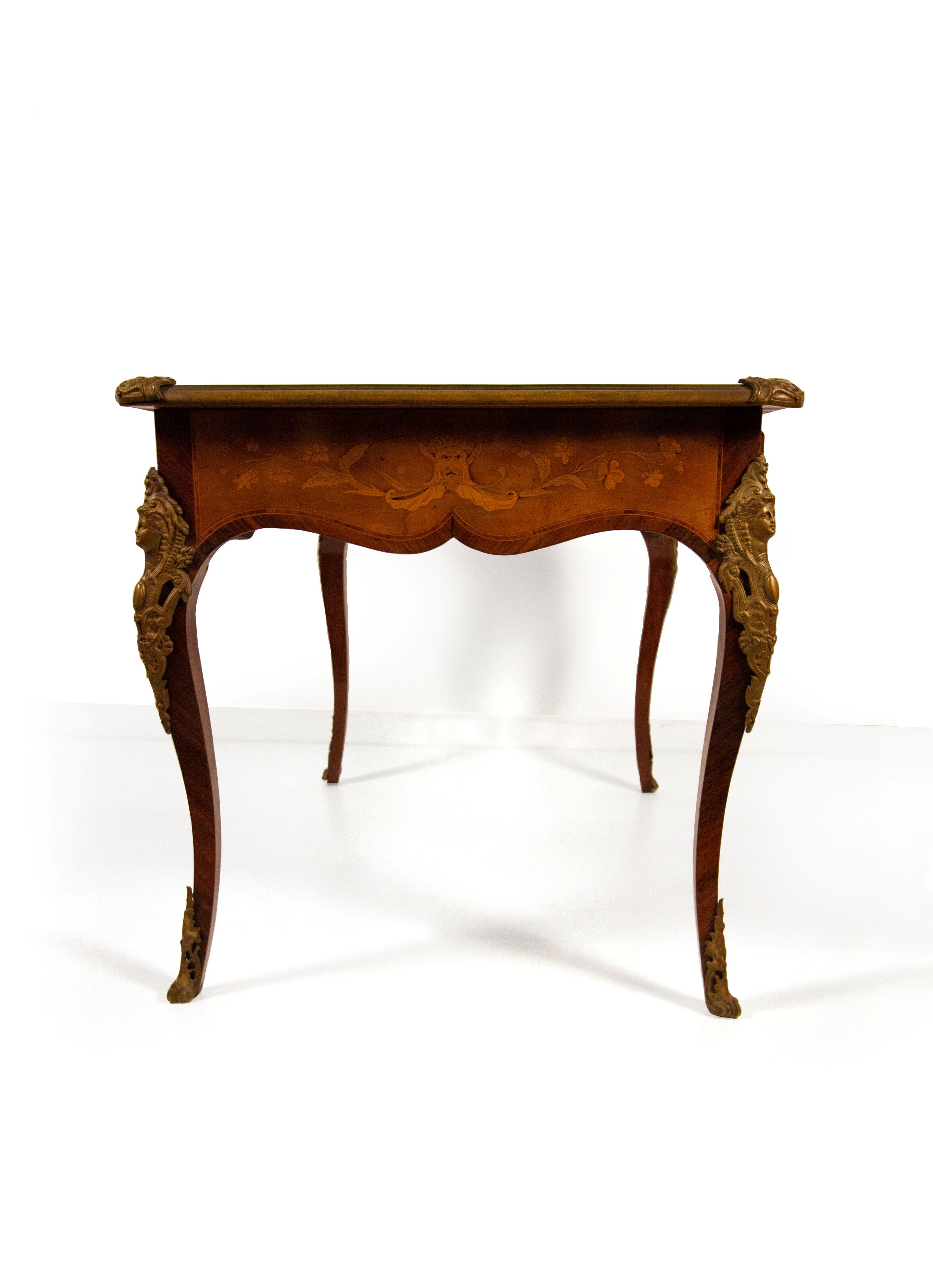 Scrivania intarsiata in legni vari