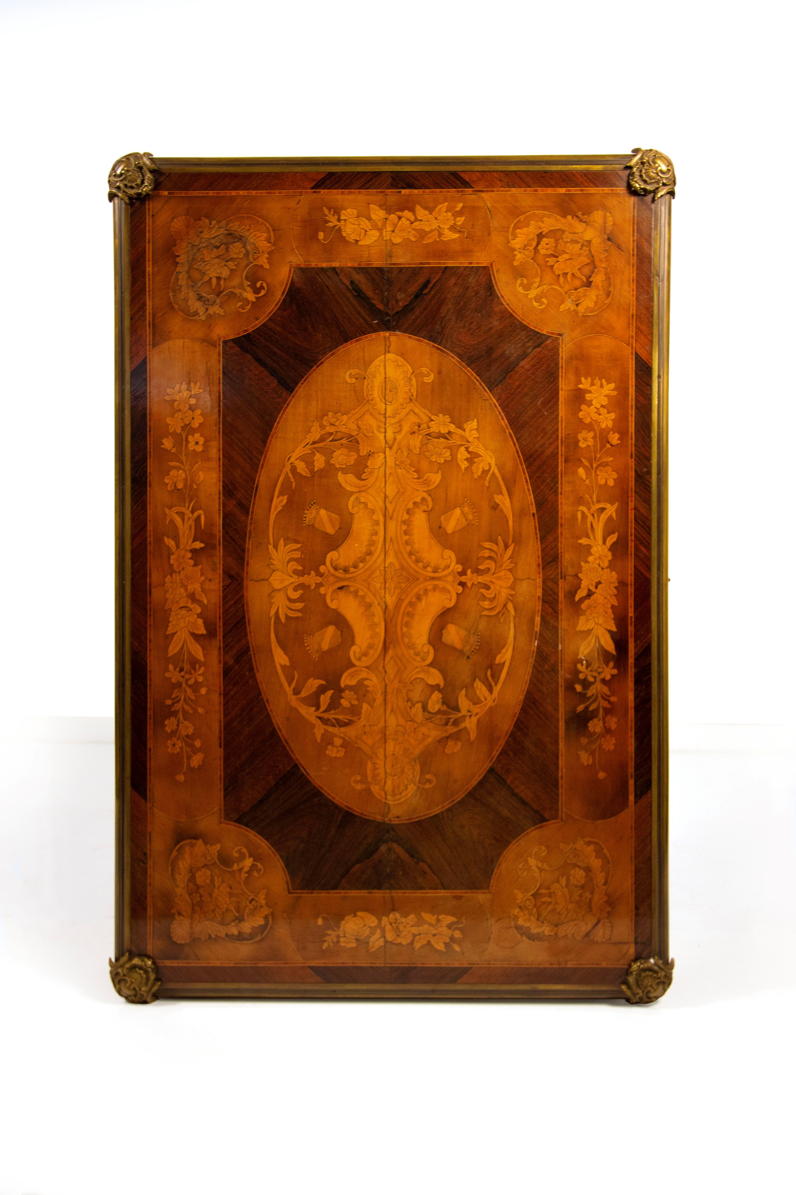 Scrivania intarsiata in legni vari