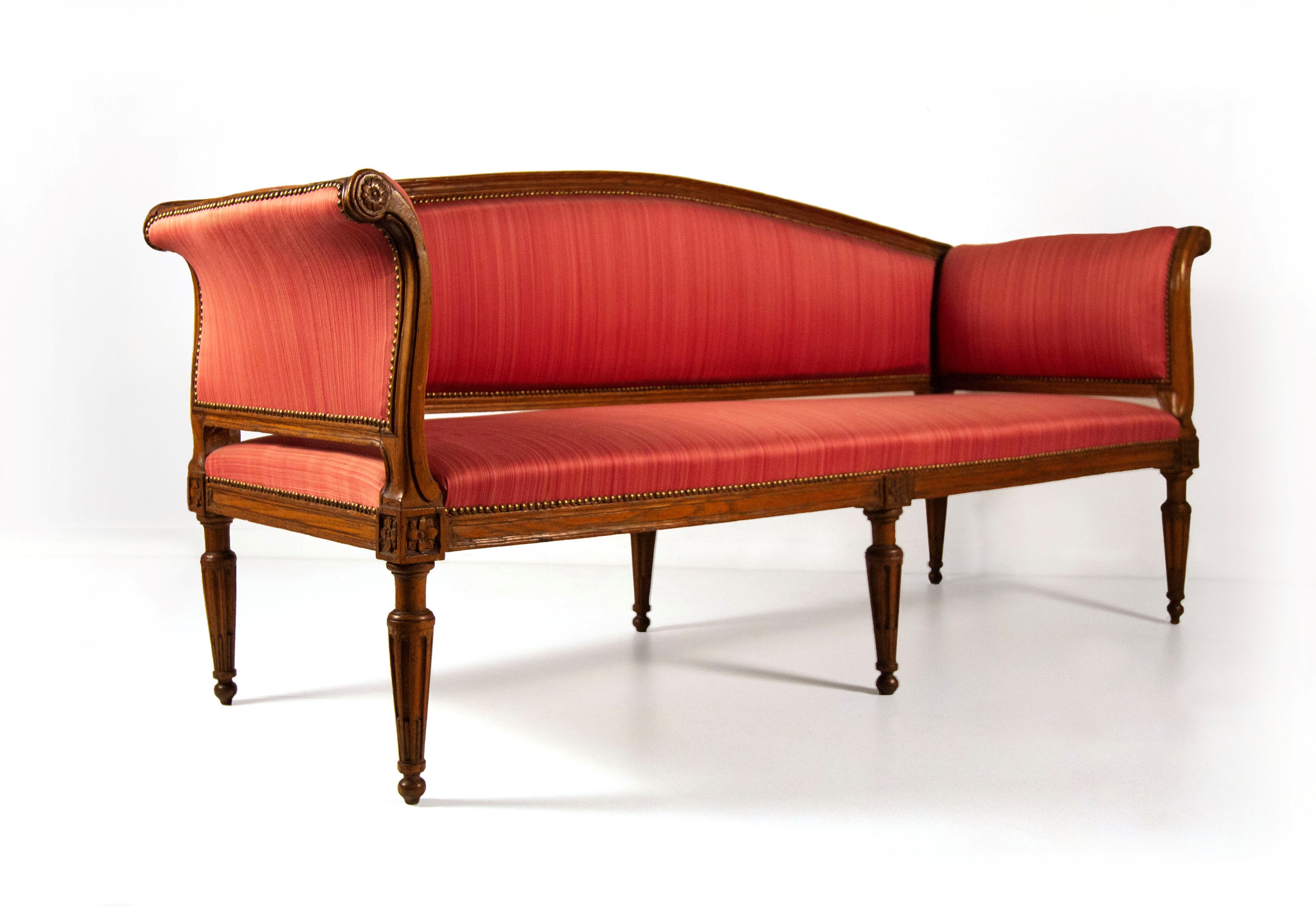 Divano in noce, Veneto