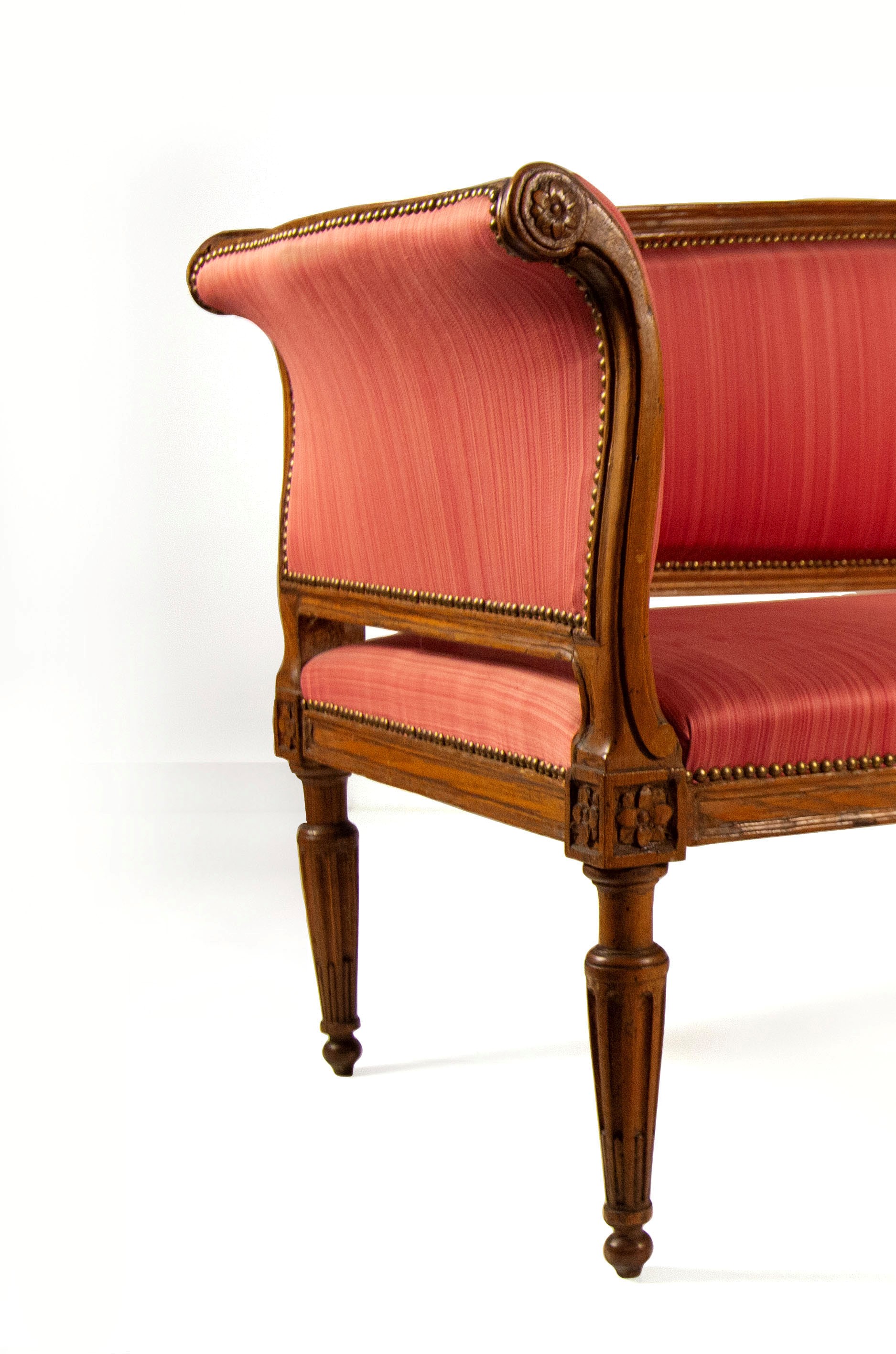 Divano in noce, Veneto