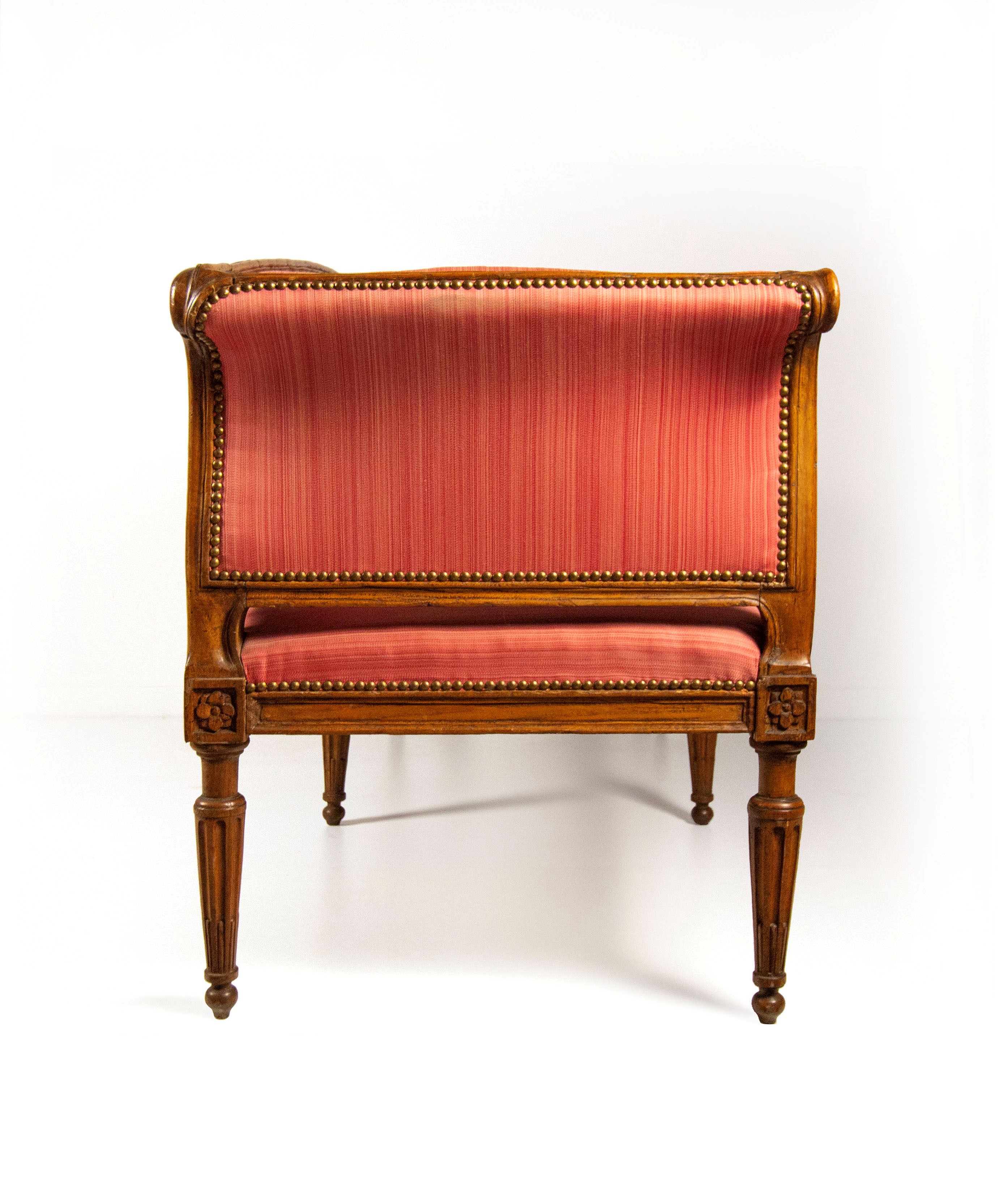 Divano in noce, Veneto