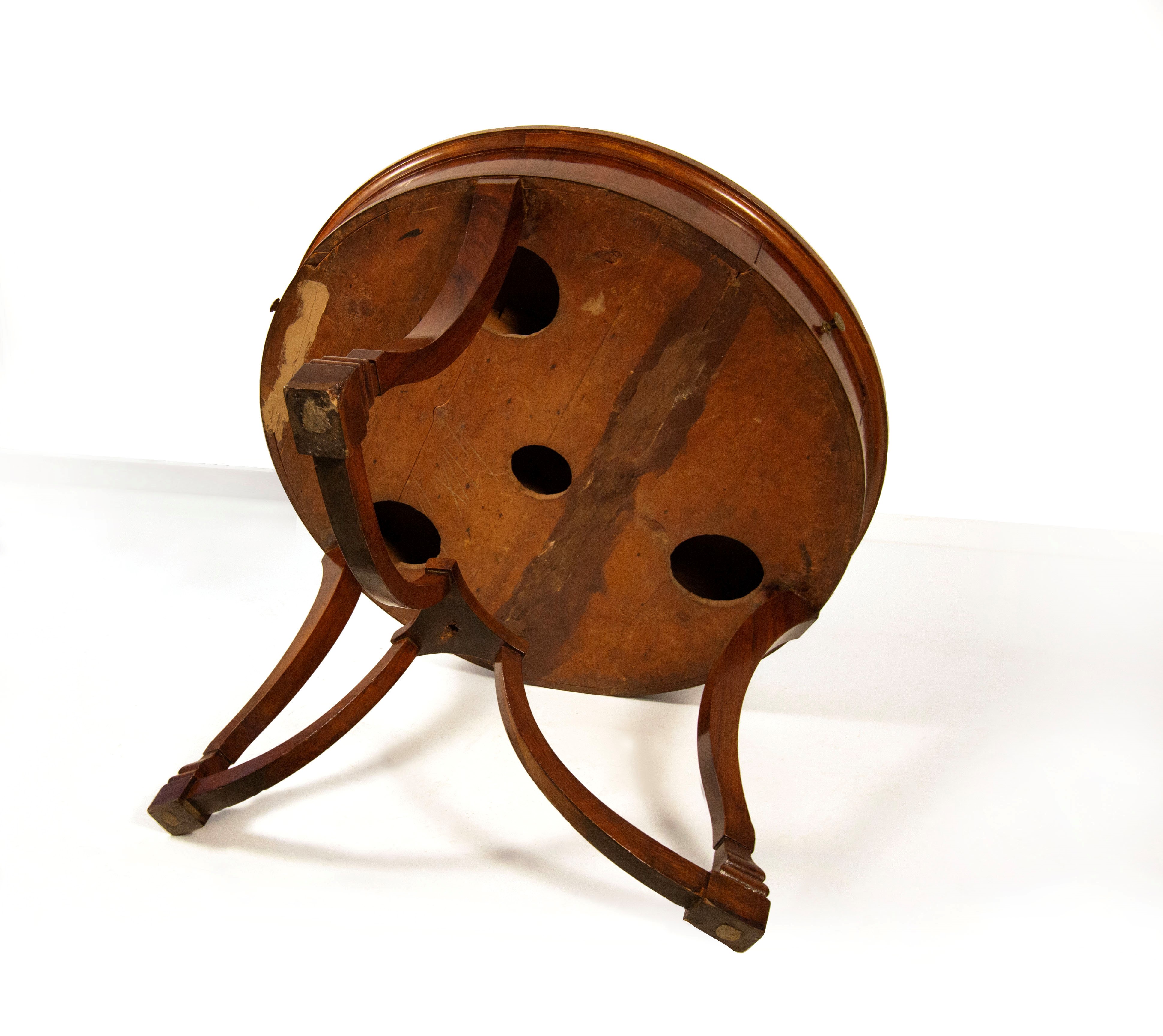 Tavolo lastronato in noce