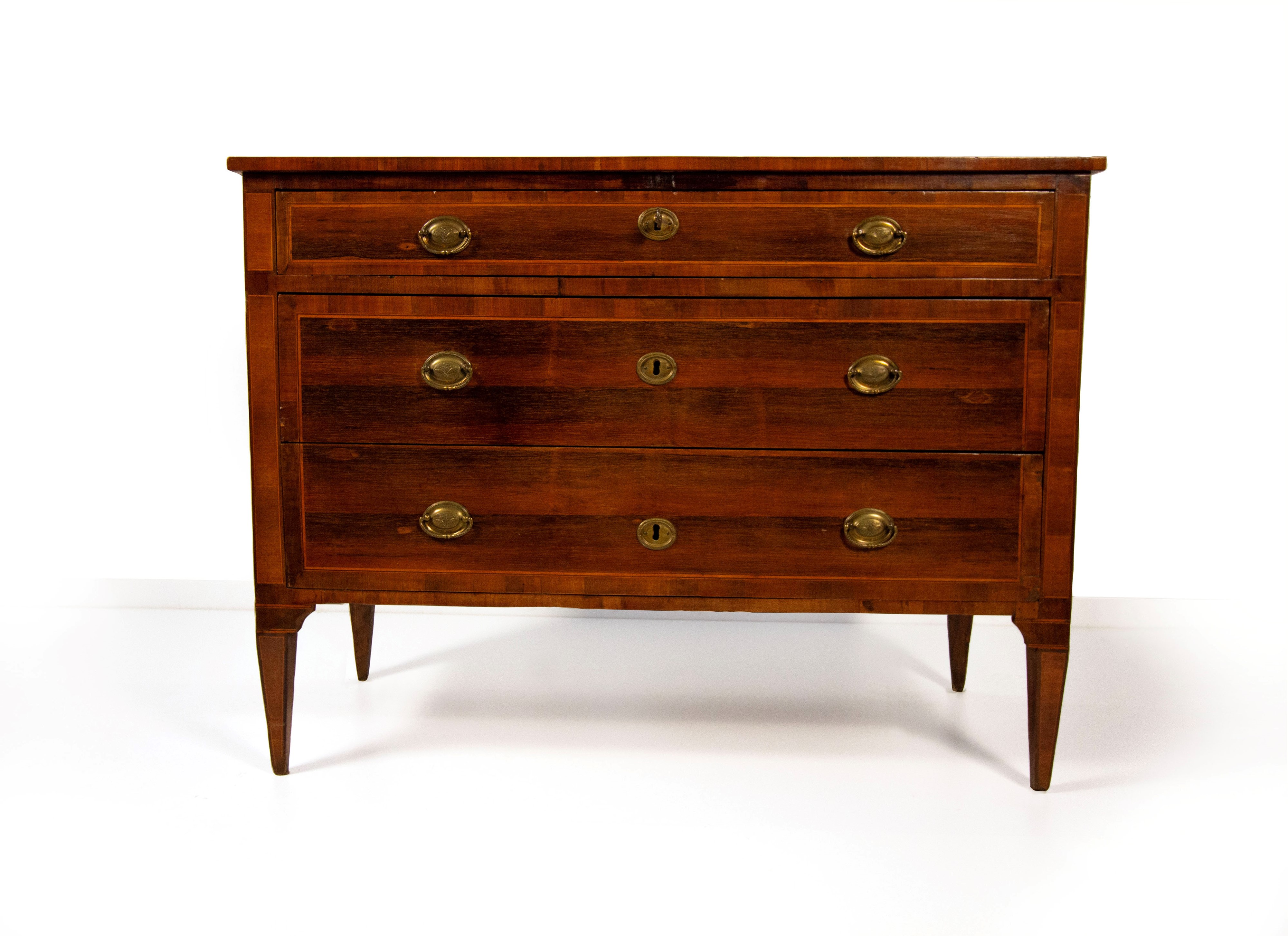 Cassettone lastronato in palissandro, bois de rose, bosso e amaranto e legni diversi