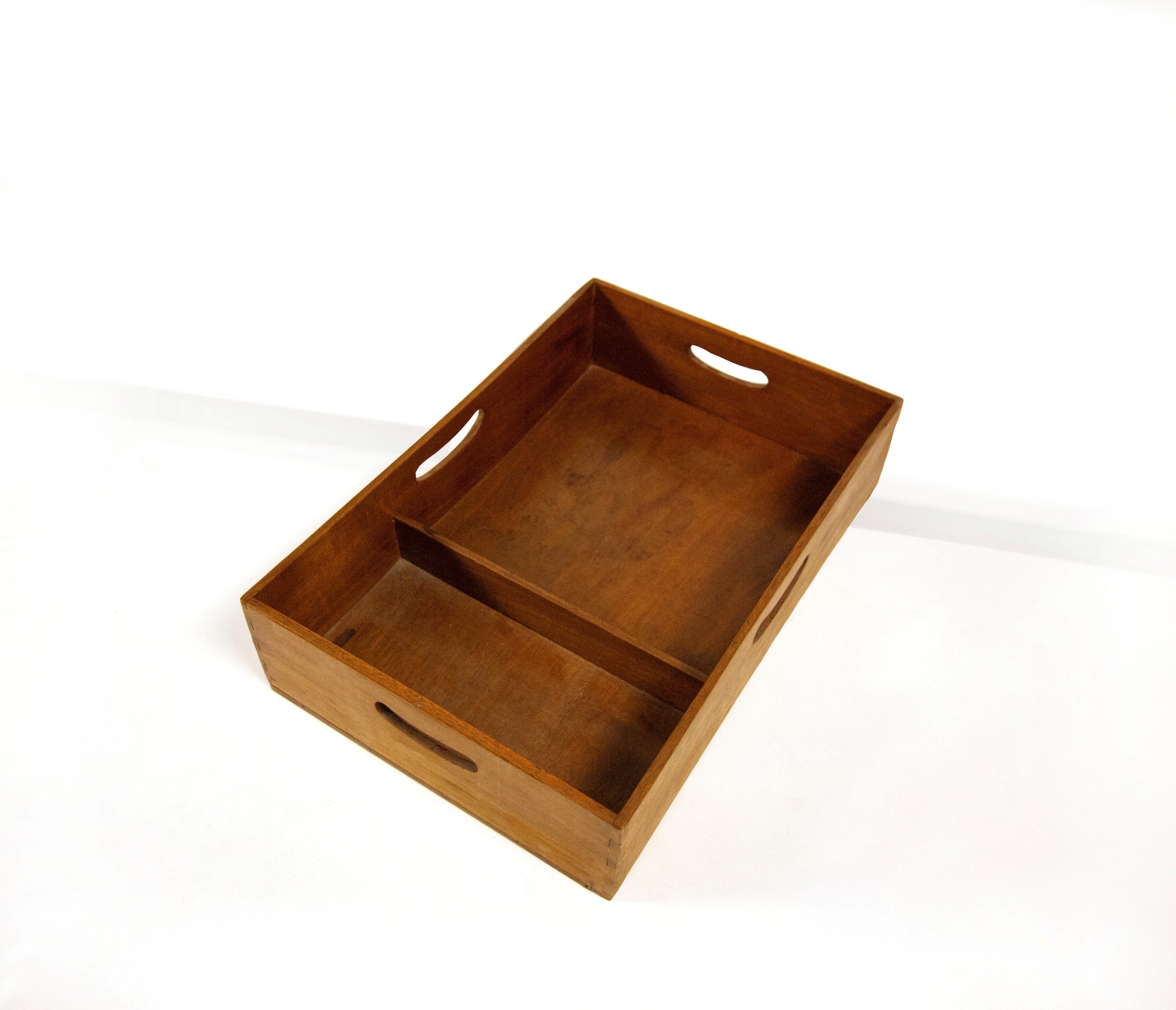 Piccola toilette lastronata in noce