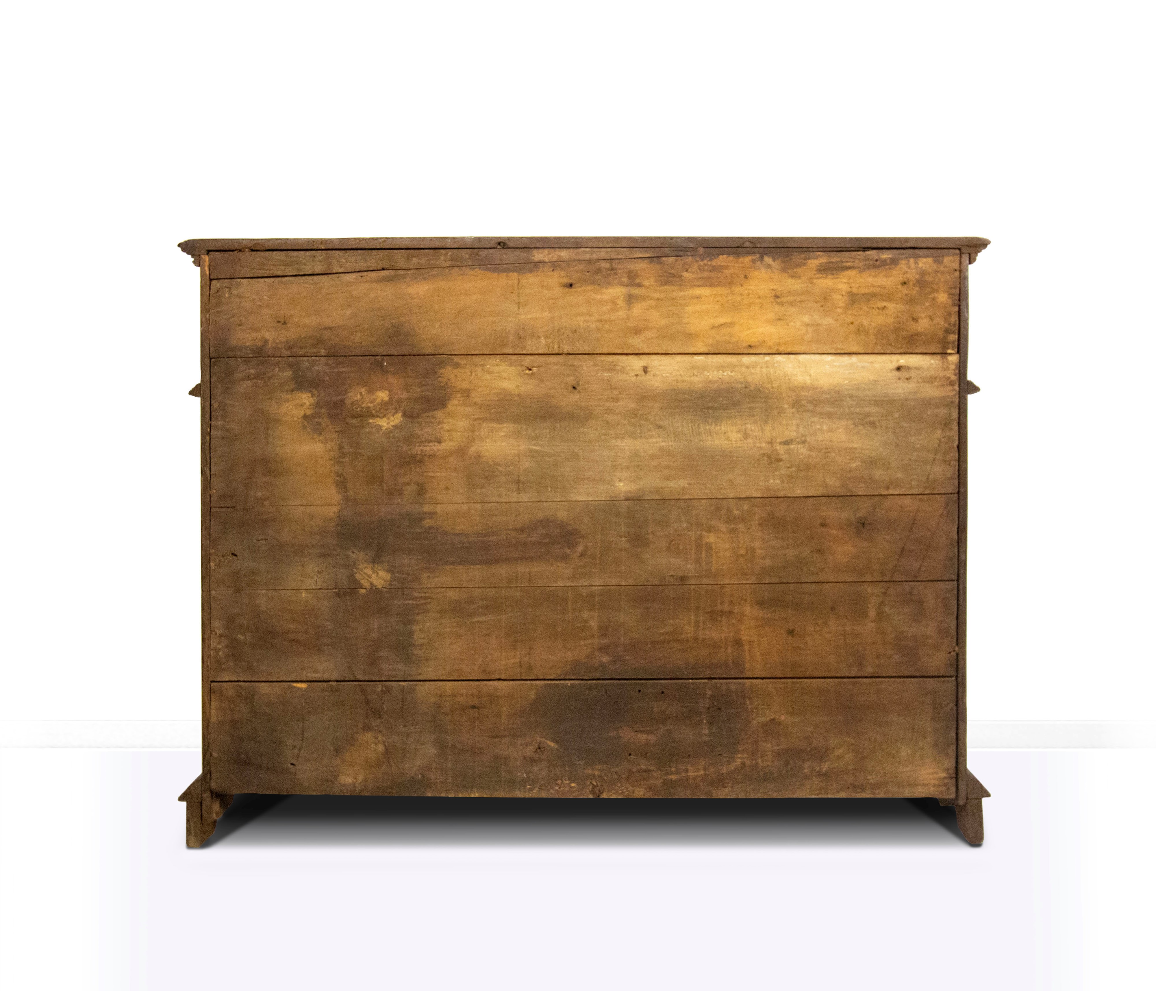 Credenza in noce, Piemonte