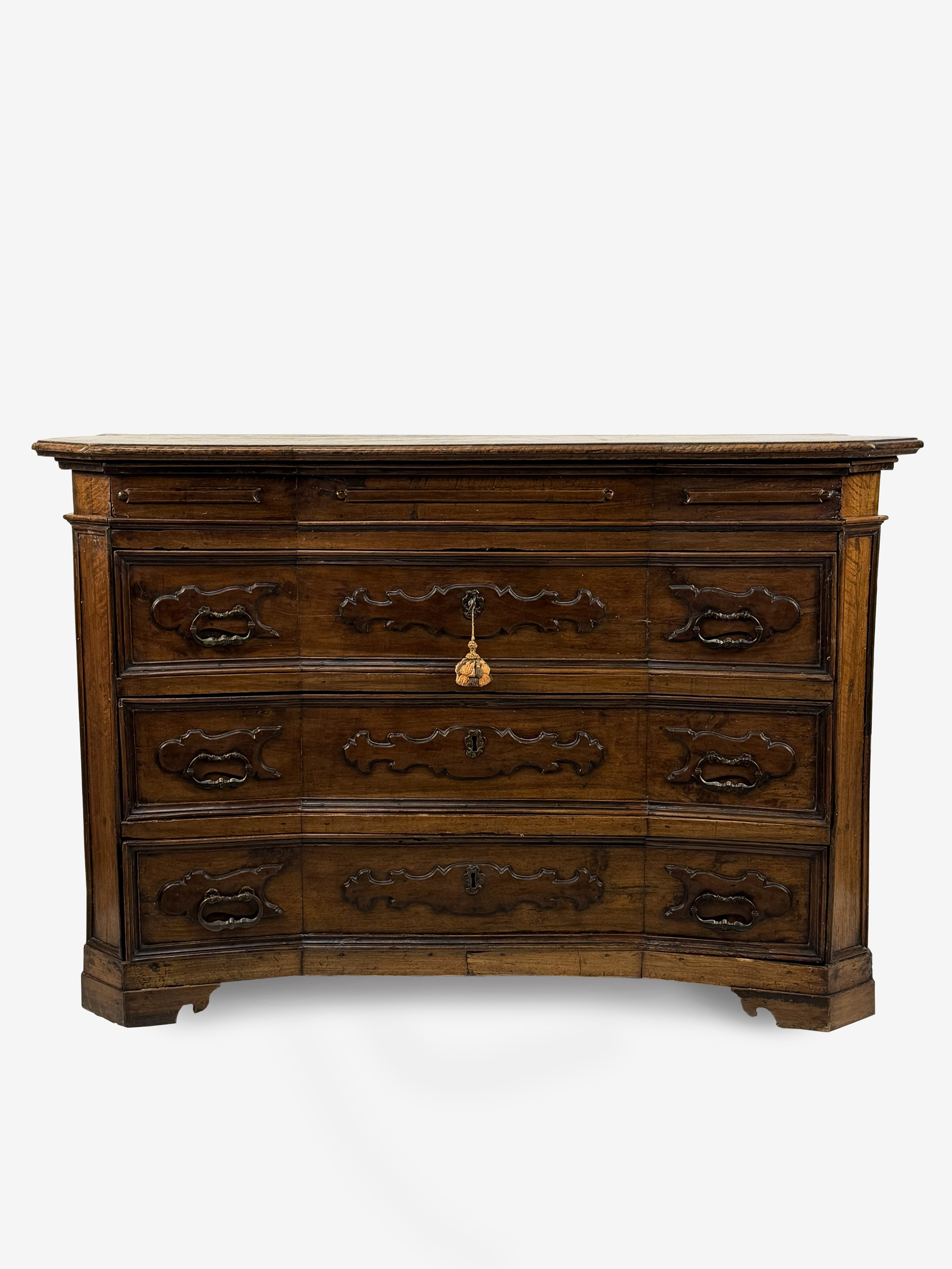 Cassettone in noce, Bergamo