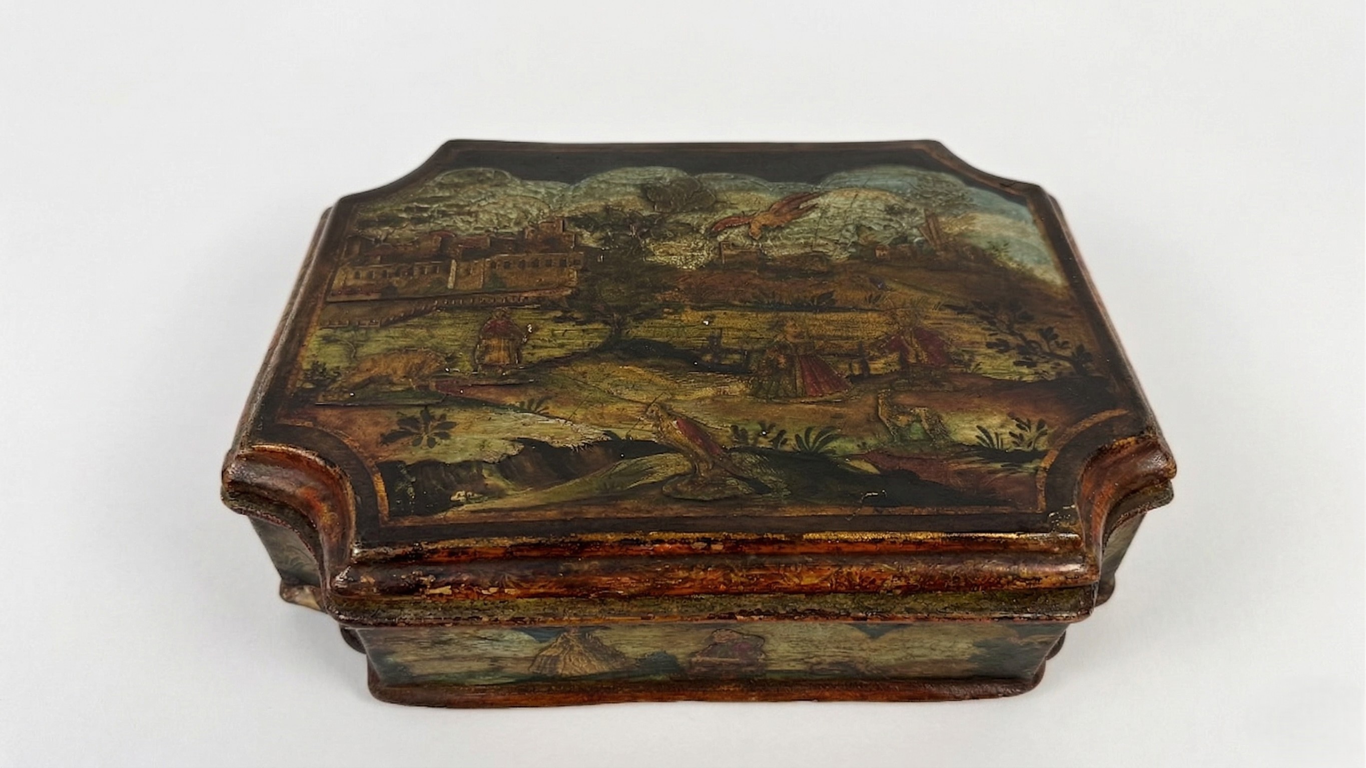 Scatola quadrangolare, legno laccato in policromia con scene galanti, Venezia, XVIII secolo