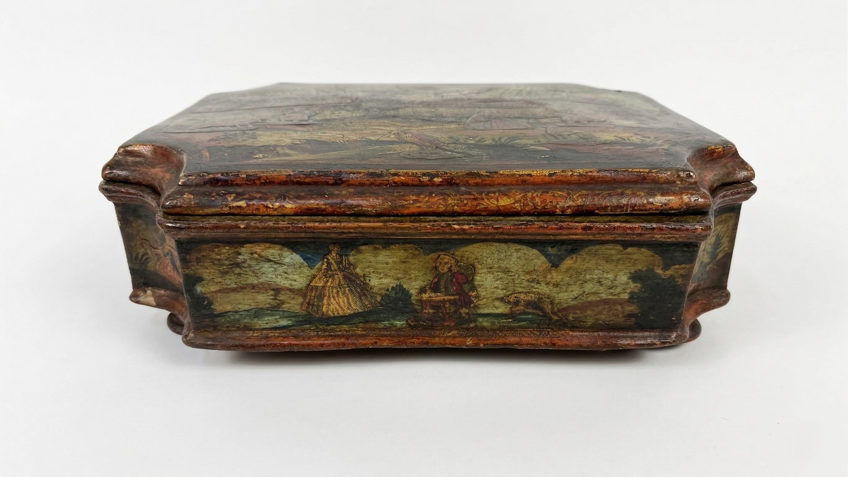 Scatola quadrangolare, legno laccato in policromia con scene galanti, Venezia, XVIII secolo