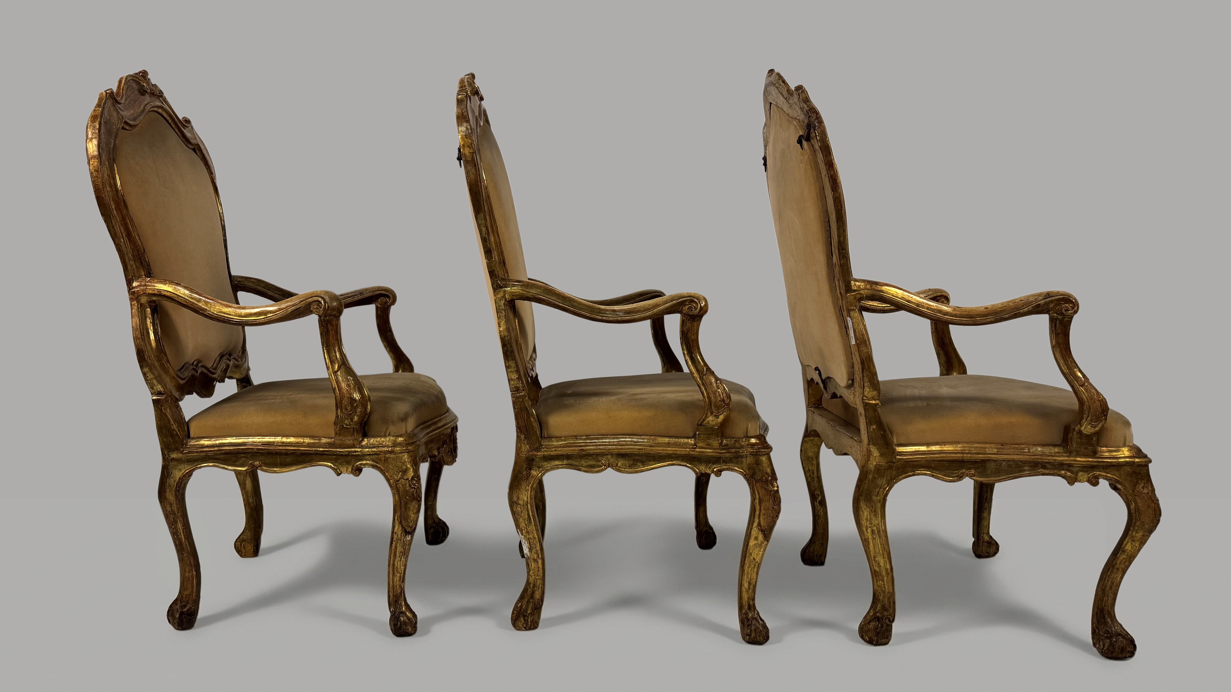 Poltrone, serie di tre esemplari, legno dorato, Venezia (XVIII secolo)