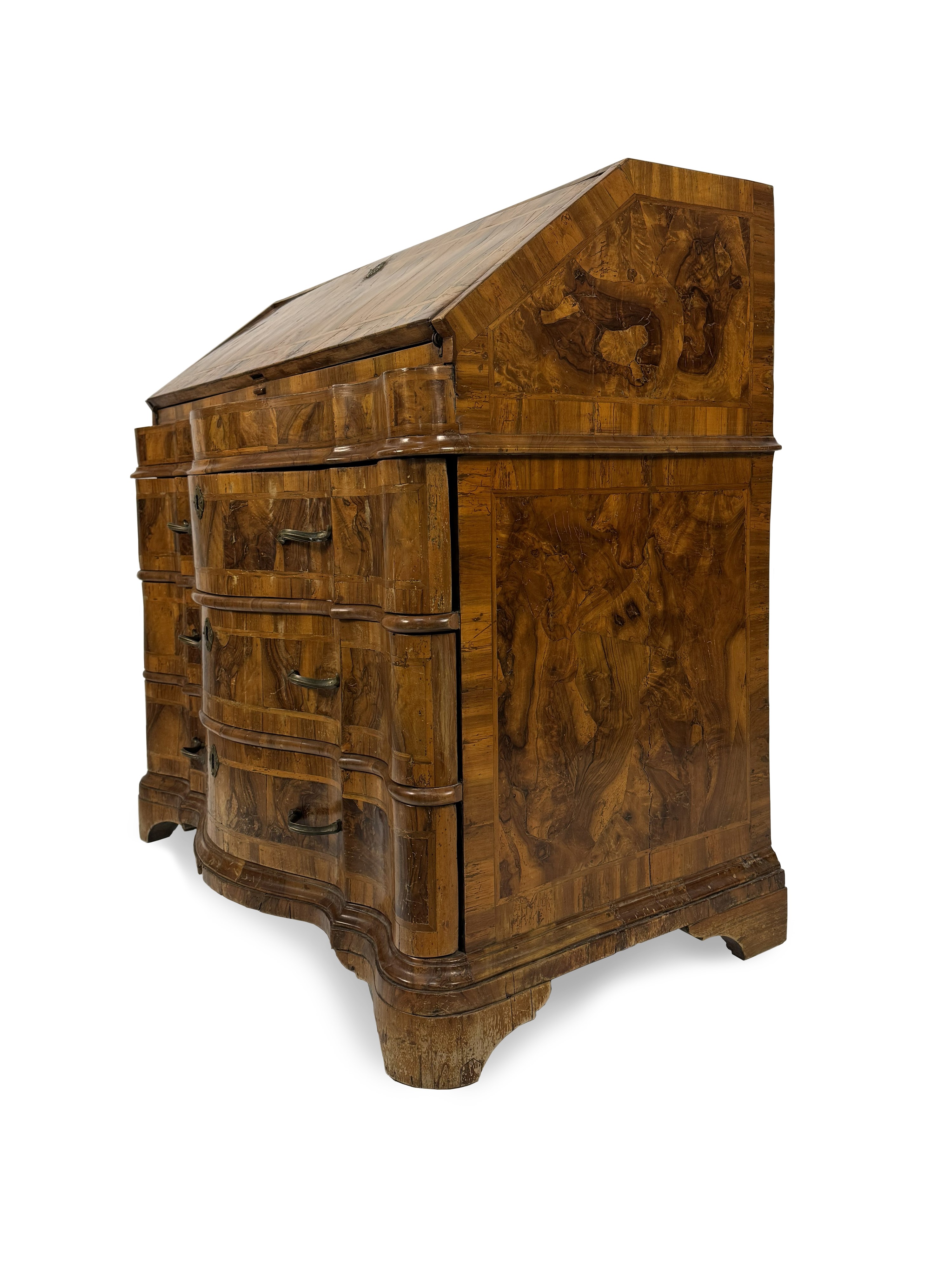 Cassettone a ribalta lastronato in radica di noce, Veneto - Ferrara